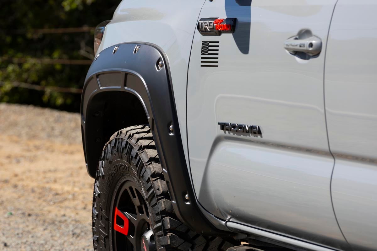 Defender-Kotflügelverbreiterungen | 218 Midnight Black Metallic | Toyota Tacoma (2016–2023) — Bild 7