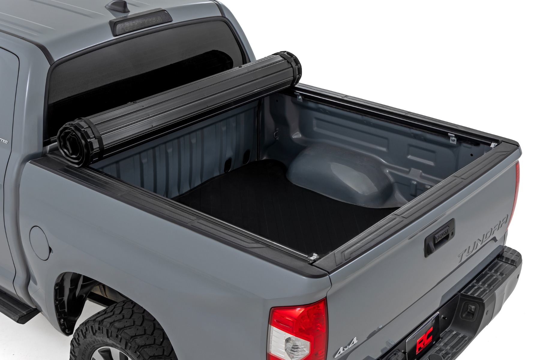 Feste Ladeflächenabdeckung | 5'7 Zoll Ladefläche | Toyota Tundra 2WD/4WD (2007–2021) — Bild 2