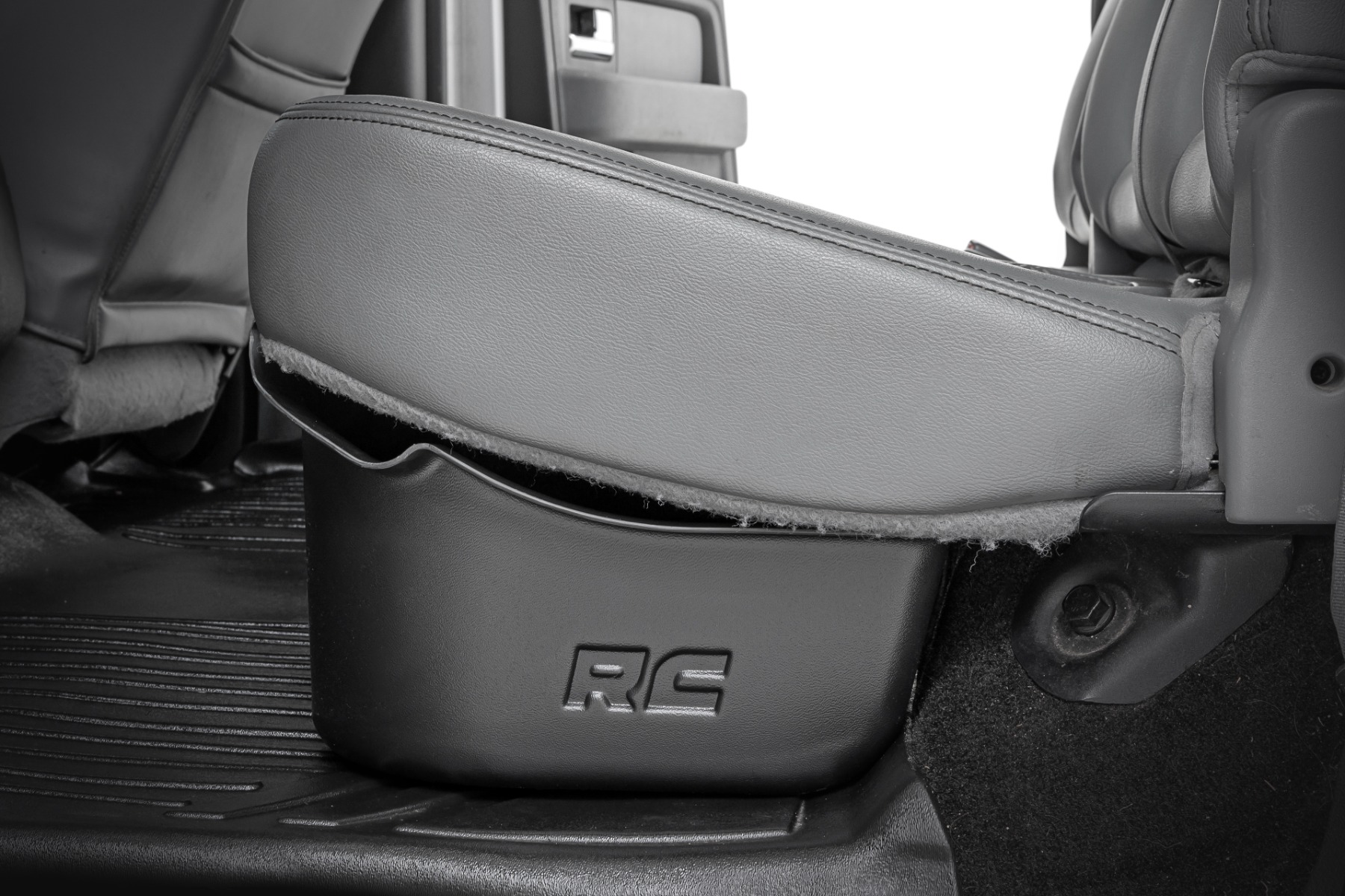 Stauraum unter dem Sitz | Crew Cab | Ford F-150 2WD/4WD (2009–2014) — Bild 4