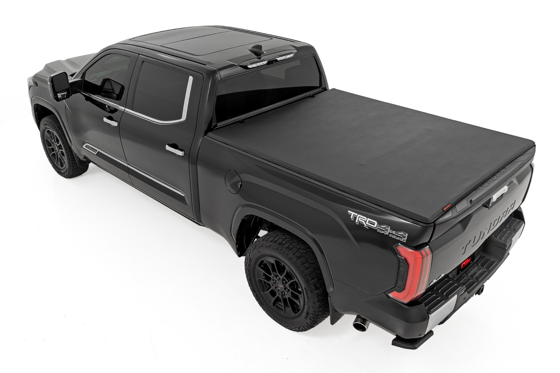 Weiche, dreifach faltbare Ladeflächenabdeckung | Mit und ohne Original-Schienen | 6'7 Zoll Ladefläche | Toyota Tundra (22–26) — Bild 3