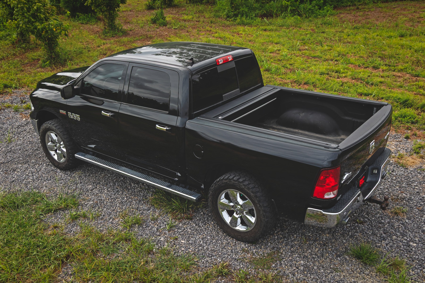 Elektrisch versenkbare Ladeflächenabdeckung | 5'7" Ladefläche | RAM 1500 2WD/4WD (2009–2018 & Classic) — Bild 5