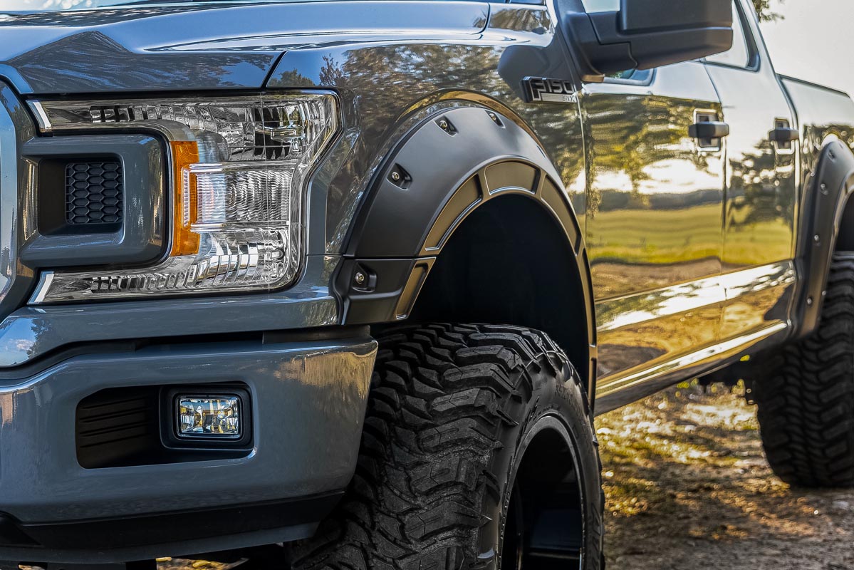 Defender-Kotflügelverbreiterungen | D1 Steingrau | Ford F-150 2WD/4WD (2015–2020) — Bild 5