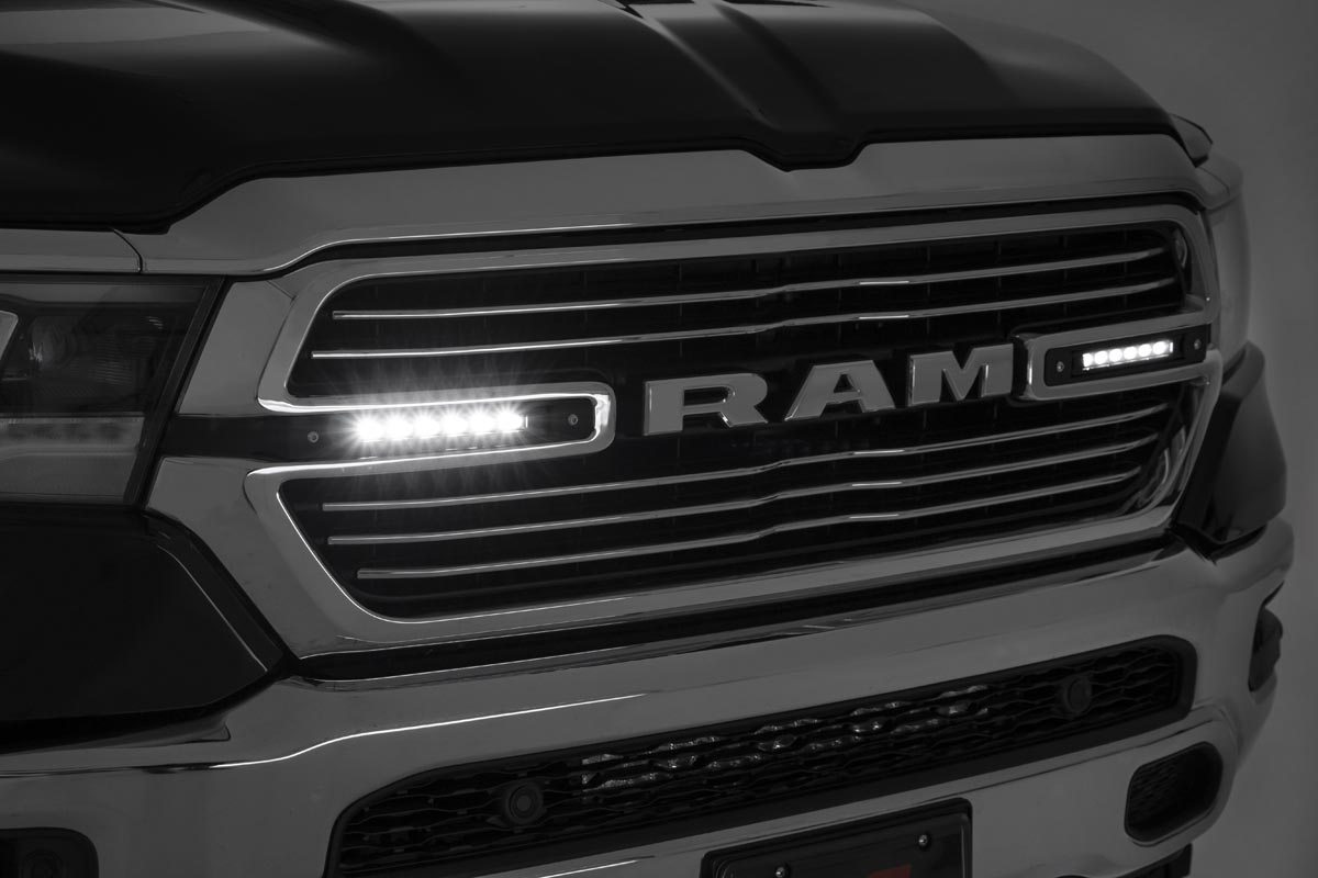 Doppel-LED-Kühlergrill-Set (15 cm) | Chrom, schlanke Ausführung | RAM 1500 2WD/4WD (2019–2024) — Bild 3