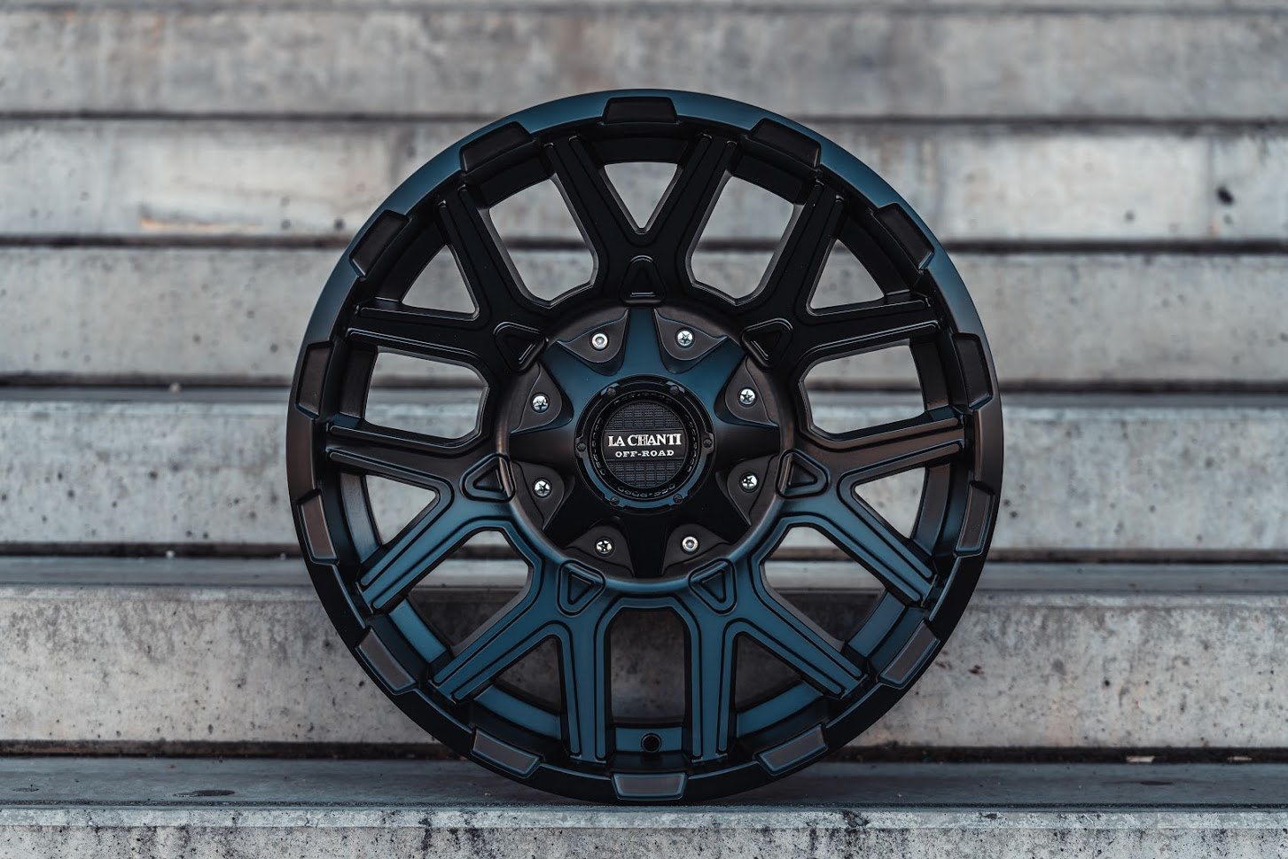 La Chanti OF2 | Matt Black · 10J×20" · ET-12 | 5x114.3 / 5x139.7