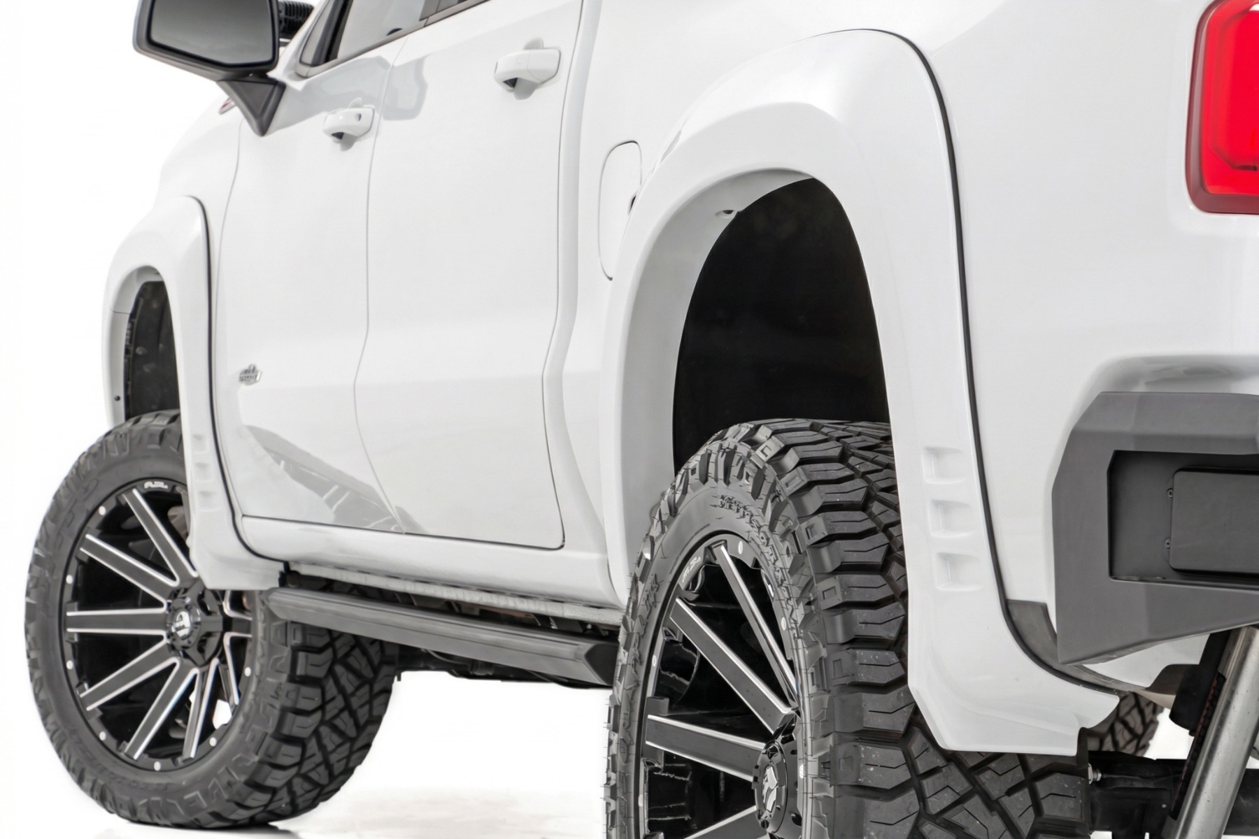 SF1 Kotflügelverbreiterungen | GAZ Summit White | Chevy Silverado 1500 2WD/4WD (19–26)