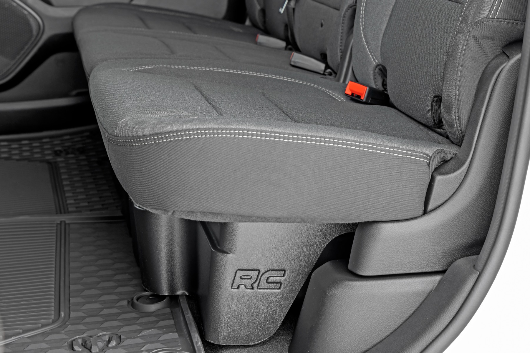 Stauraum unter dem Sitz | Crew Cab | RAM 1500 2WD/4WD (2019–2026) — Bild 5