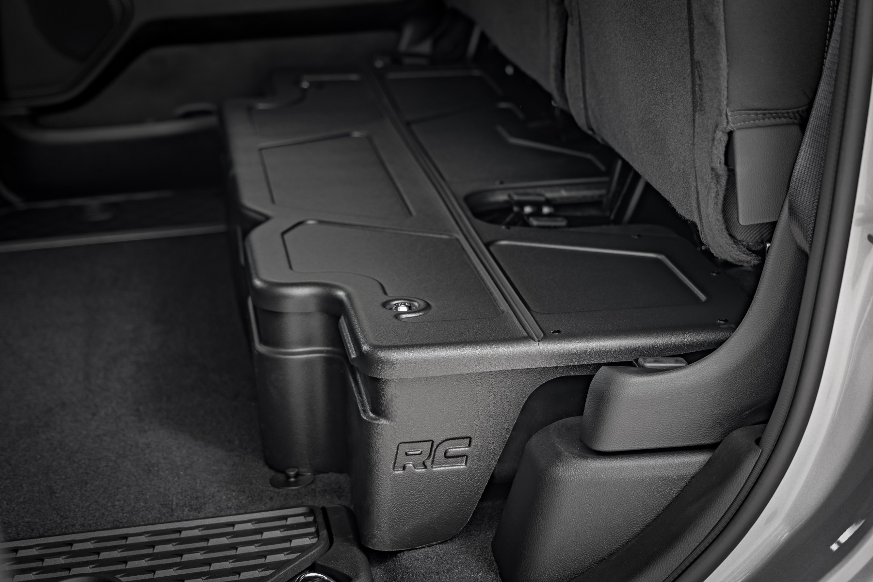 Stauraum unter dem Sitz mit abschließbarem Deckel | Doppelkabine | RAM 1500 2WD/4WD (2019–2026) — Bild 2