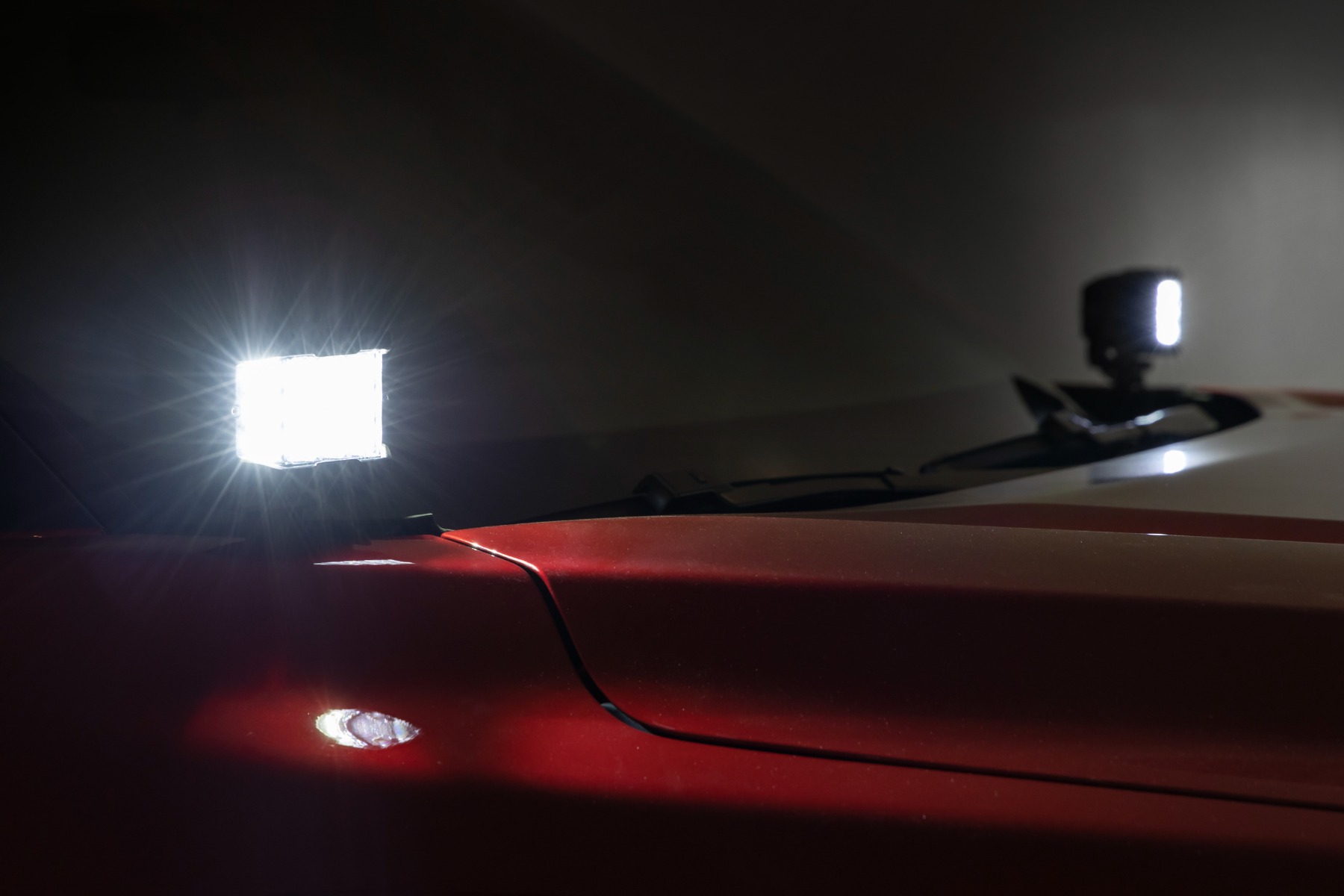 LED-Beleuchtungsset | Einbau in die Seitenleiste | 2" Schwarz, Paar | Gelbe Tagfahrleuchten | Toyota Tundra (22–26) — Bild 4