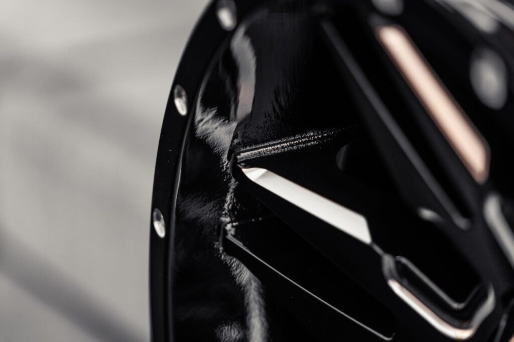 La Chanti OF5 | Glossy Black Milled · 10J×20" · ET0 | 5x127 / 5x139.7 — Bild 5