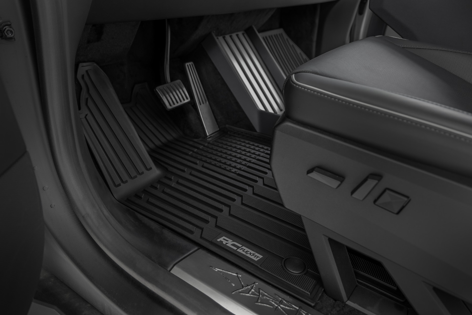 Flex-Fit-Fußmatten | FR & RR | Tesla Cybertruck 4WD (2024–2026) — Bild 2