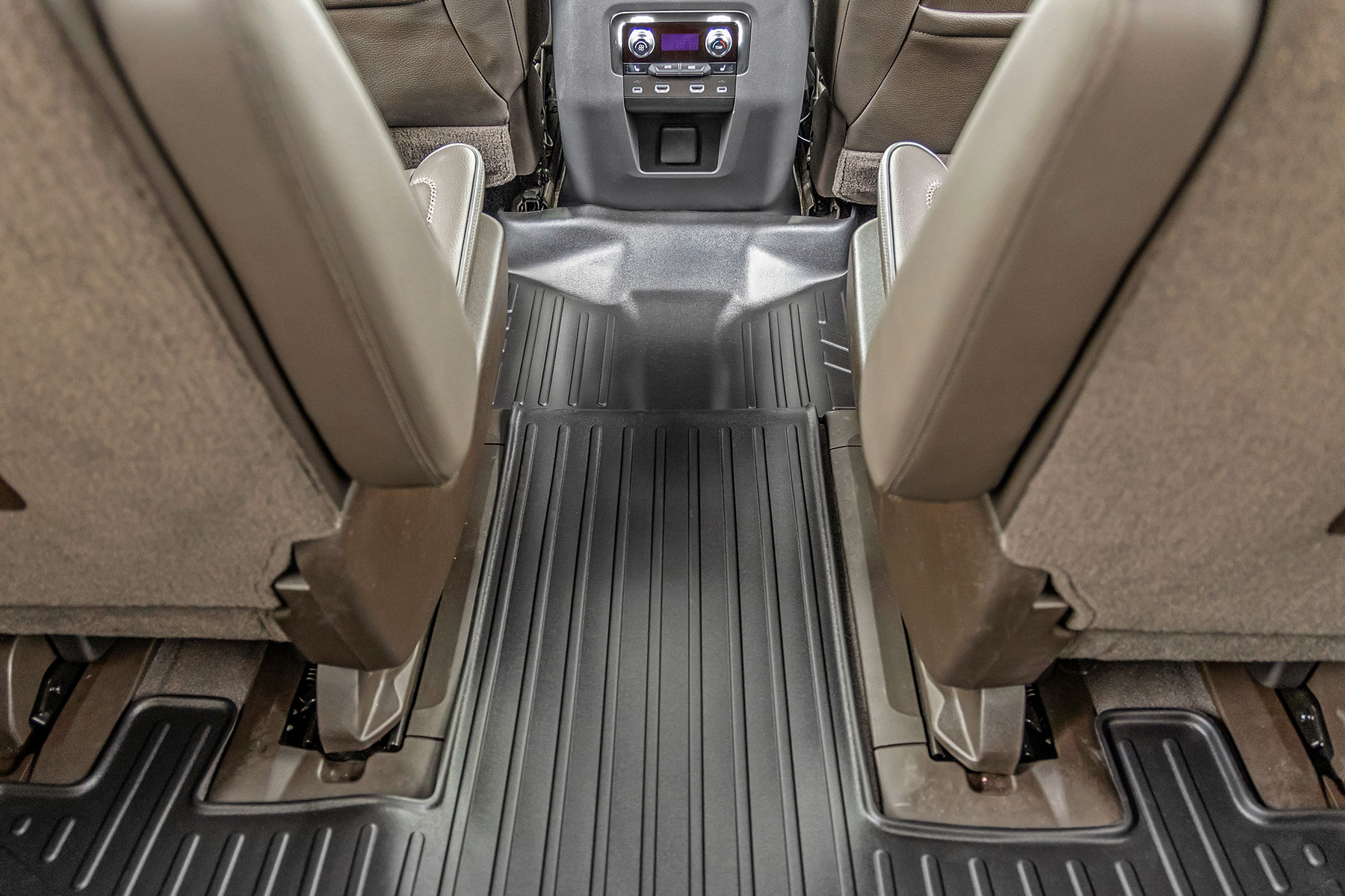 Fußmatten | Vorne rechts & hinten rechts | Vorne rechts/hinten rechts (Schalensitze) | Chevy/GMC Tahoe/Yukon 2WD/4WD (21–26) — Bild 3