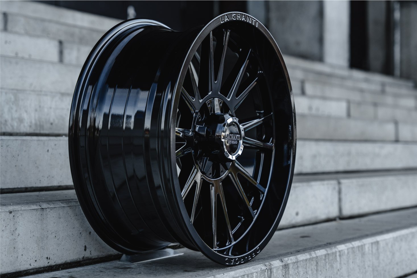 La Chanti OF18 | Glossy Black · 9J×20" · ET0 | 5x139.7 — Bild 2