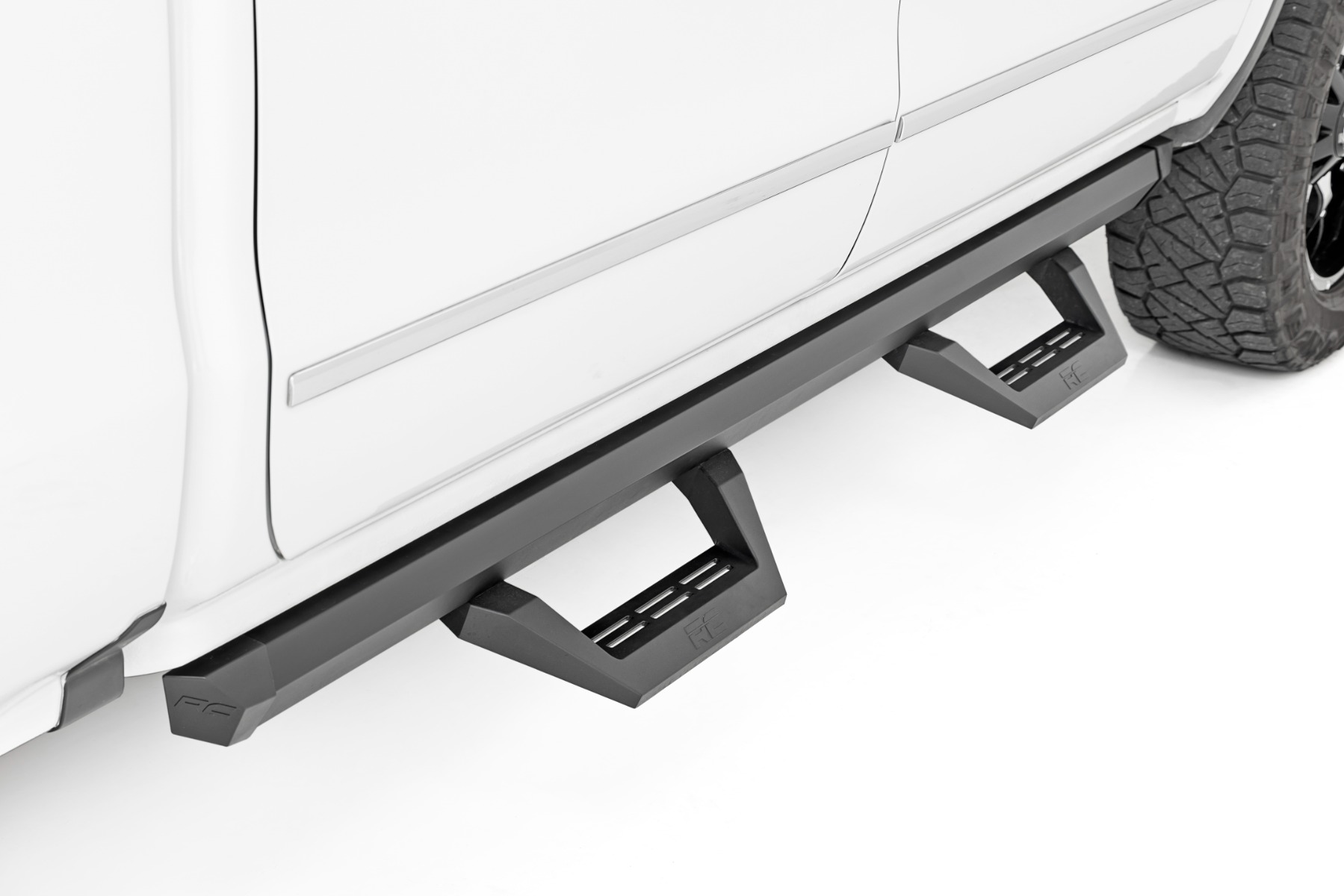 SRX2 verstellbare Aluminium-Trittstufe | Doppelkabine | Chevy/GMC 1500/2500HD/3500HD (07–18 & Classic) — Bild 3