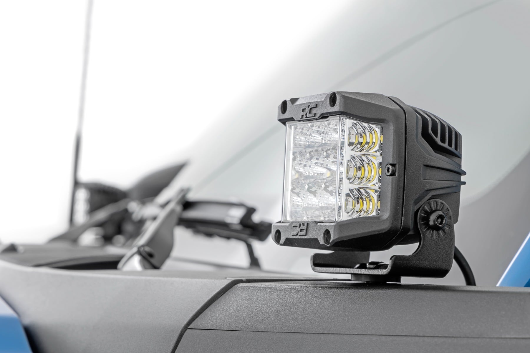 LED-Beleuchtungsset | Befestigung an der Kotflügelkante | 2" Schwarz, Paar | Weiße Tagfahrleuchten | Ford Bronco (21–26) — Bild 2