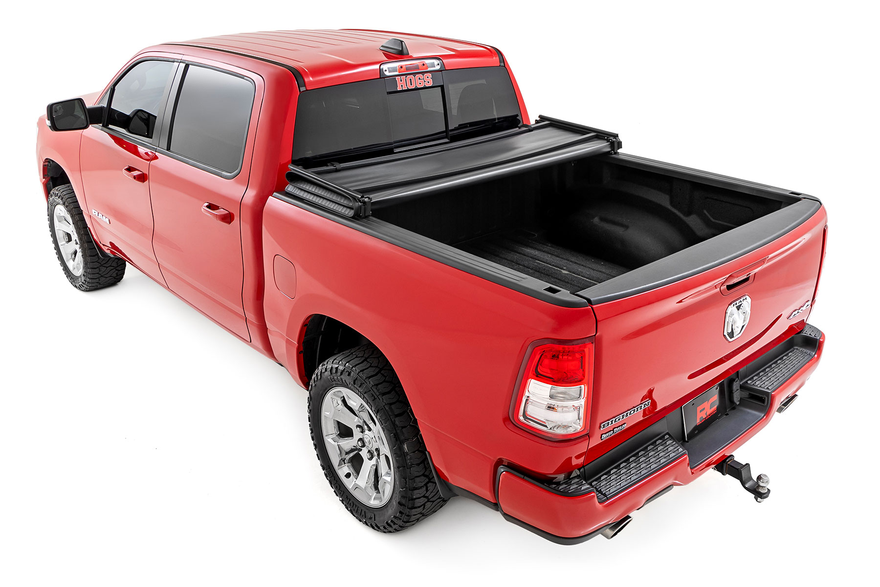 Weiche, dreifach faltbare Ladeflächenabdeckung | 5'7 Zoll Ladefläche | RAM 1500 (19–26)/1500 TRX (21–24) — Bild 4