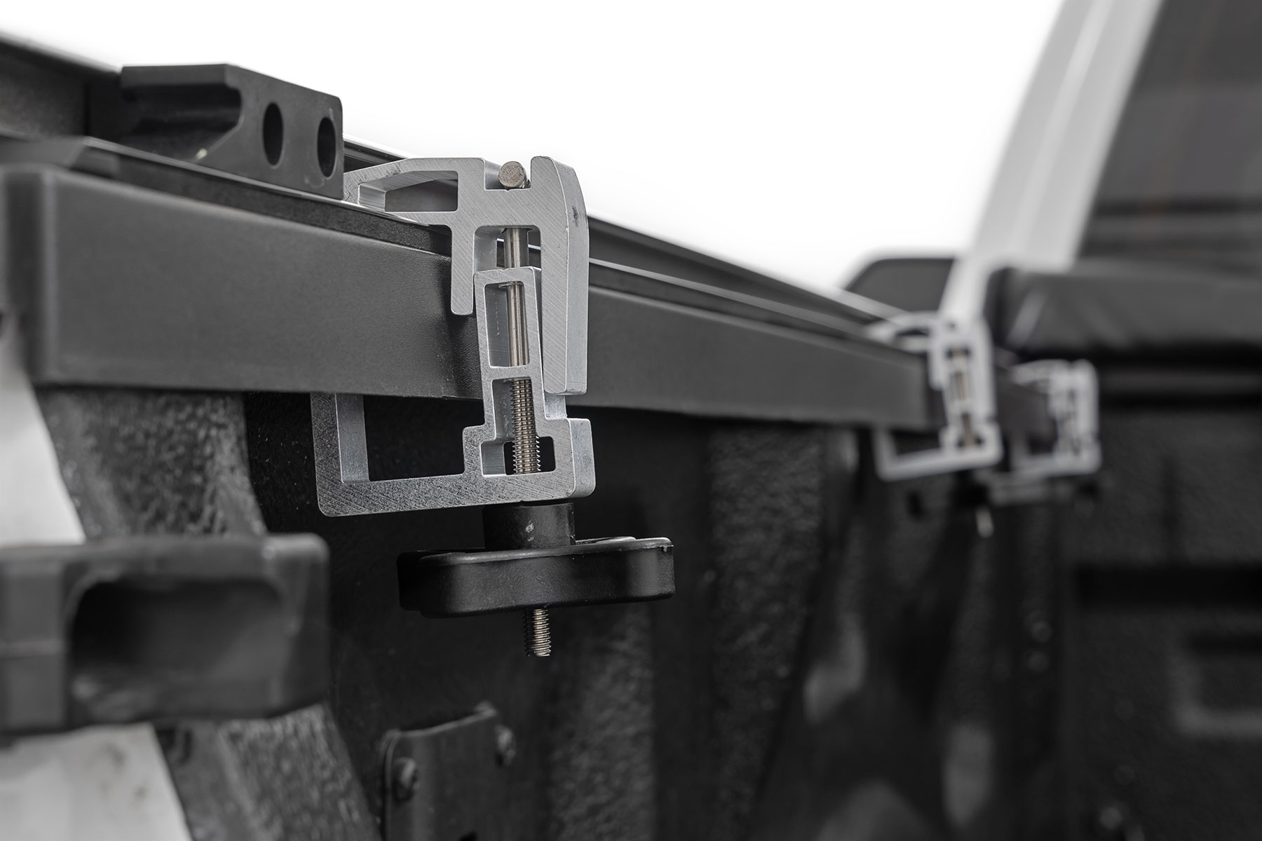Weiche, aufrollbare Ladeflächenabdeckung | 6'10 Zoll Ladefläche | Ford F-250/F-350 Super Duty (17-26) — Bild 5
