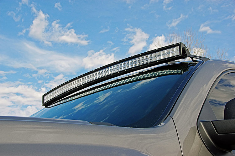 LED-Lichthalterung | Obere Windschutzscheibe | 50" Gebogen | Chevy/GMC 1500/1500 SUV/2500HD/3500HD (07–14) — Bild 2