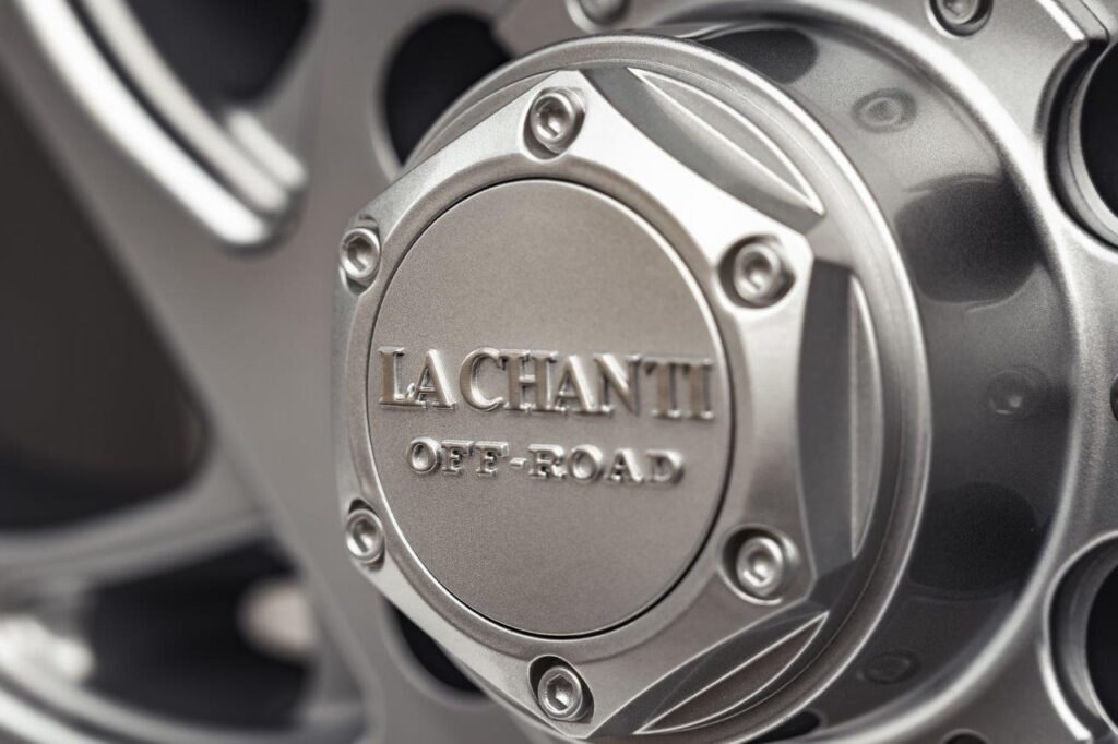 La Chanti OF20 | Glossy Silver Milled · 10J×22" · ET12 | 6x139.7 — Bild 5