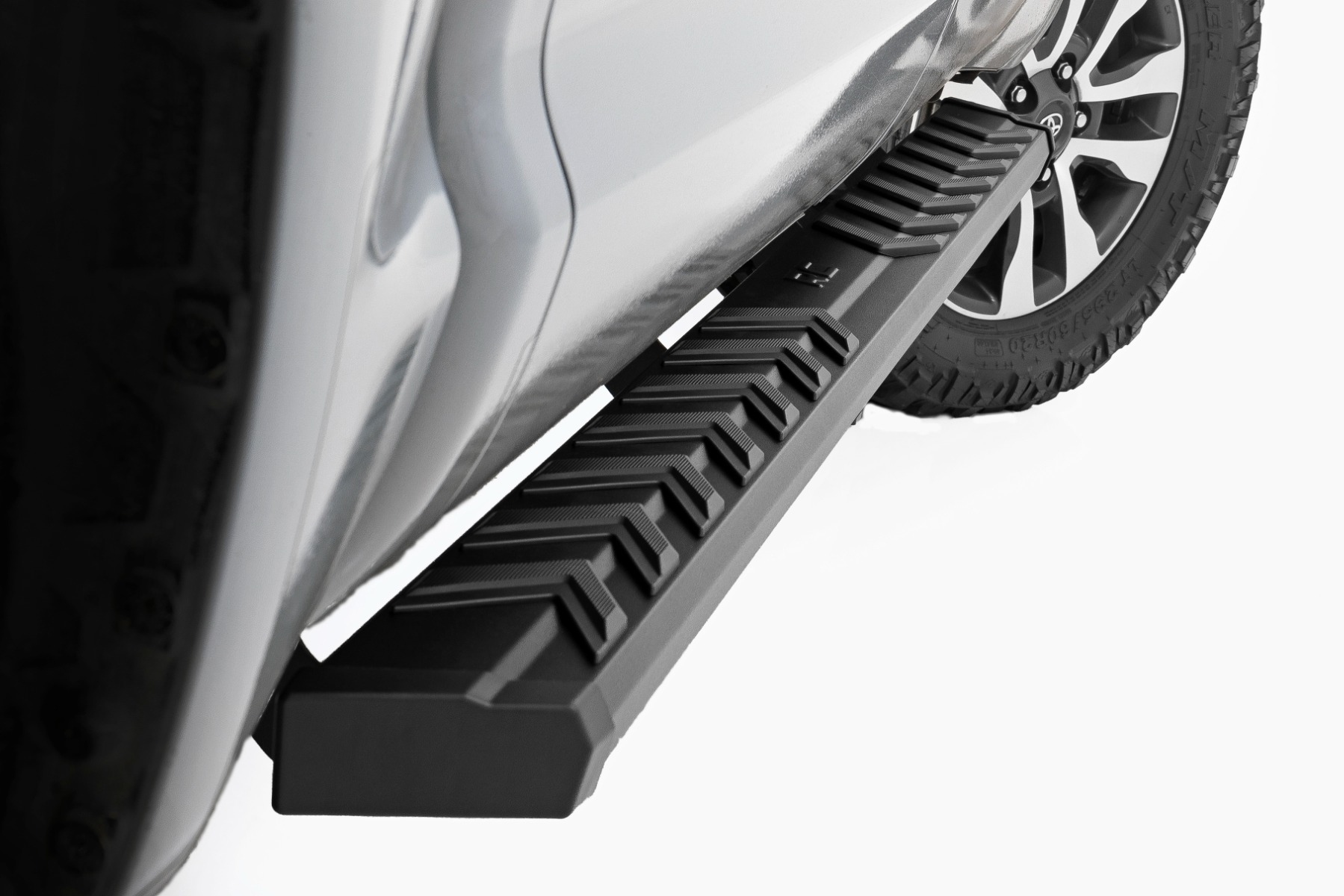 BA2 Trittbretter | Seitliche Trittstufen | Doppelkabine | Toyota Tundra 2WD/4WD (07–21)