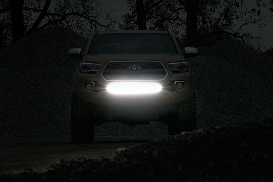 LED-Beleuchtungsset | Befestigung am unteren Kühlergrill | 30" Schwarz, einreihig | Toyota Tacoma (2016–2023) — Bild 4