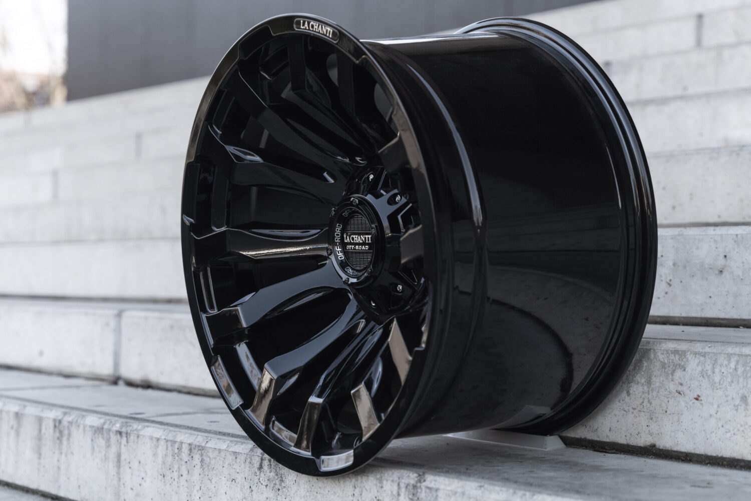 La Chanti OF7 | Glossy Black · 9J×20" · ET20 | 6x139.7 — Bild 3