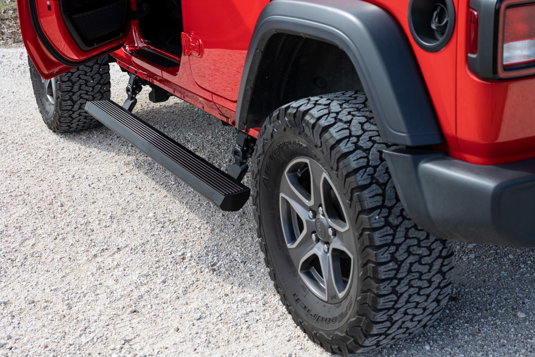 Elektrische Trittbretter | Zwei Elektromotoren | 4-türig | Jeep Wrangler JL (2018–2026) — Bild 15