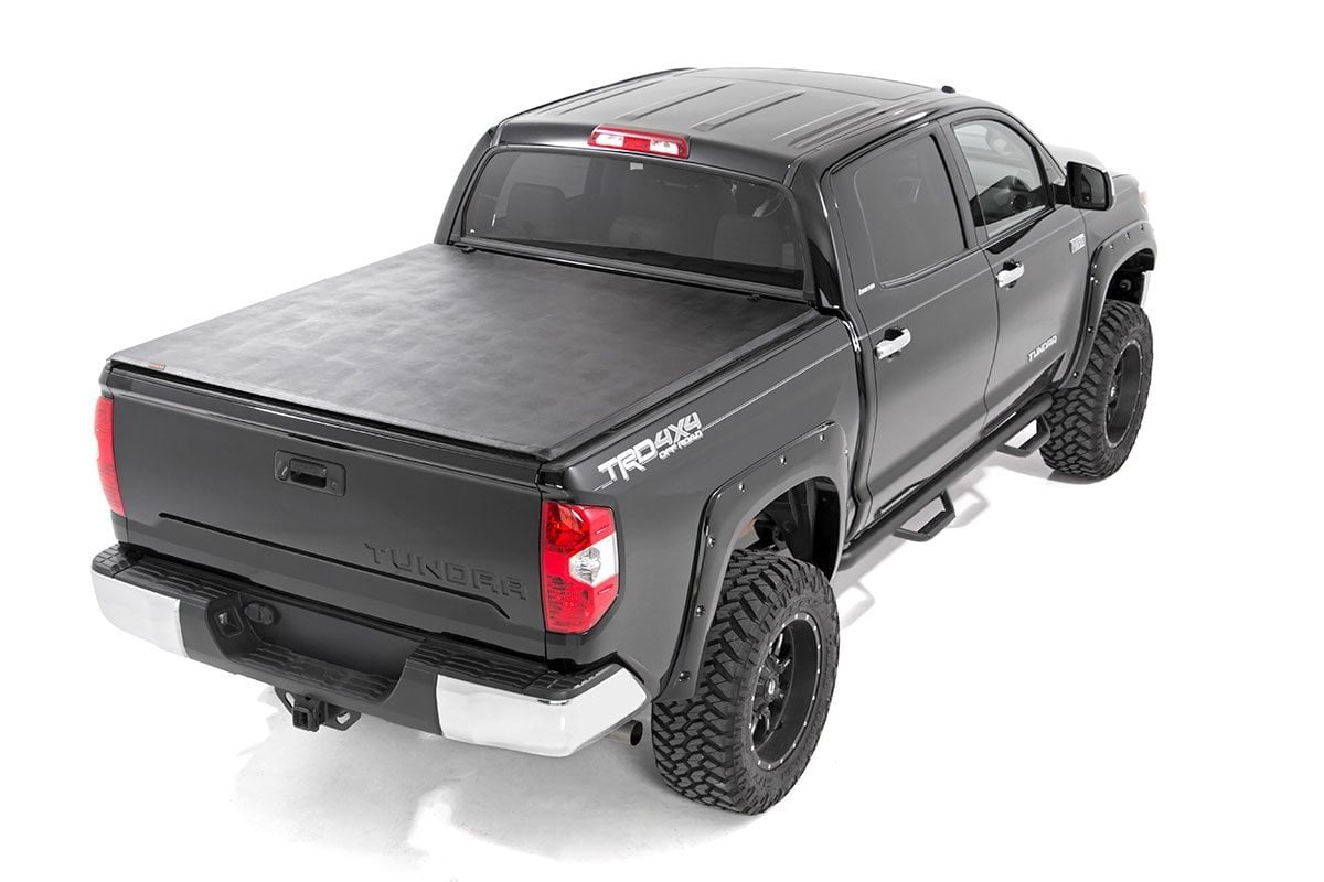 Weiche, dreifach faltbare Ladeflächenabdeckung | 5'7 Zoll Ladefläche | Ohne OE-Schiene | Toyota Tundra (07–21) — Bild 2