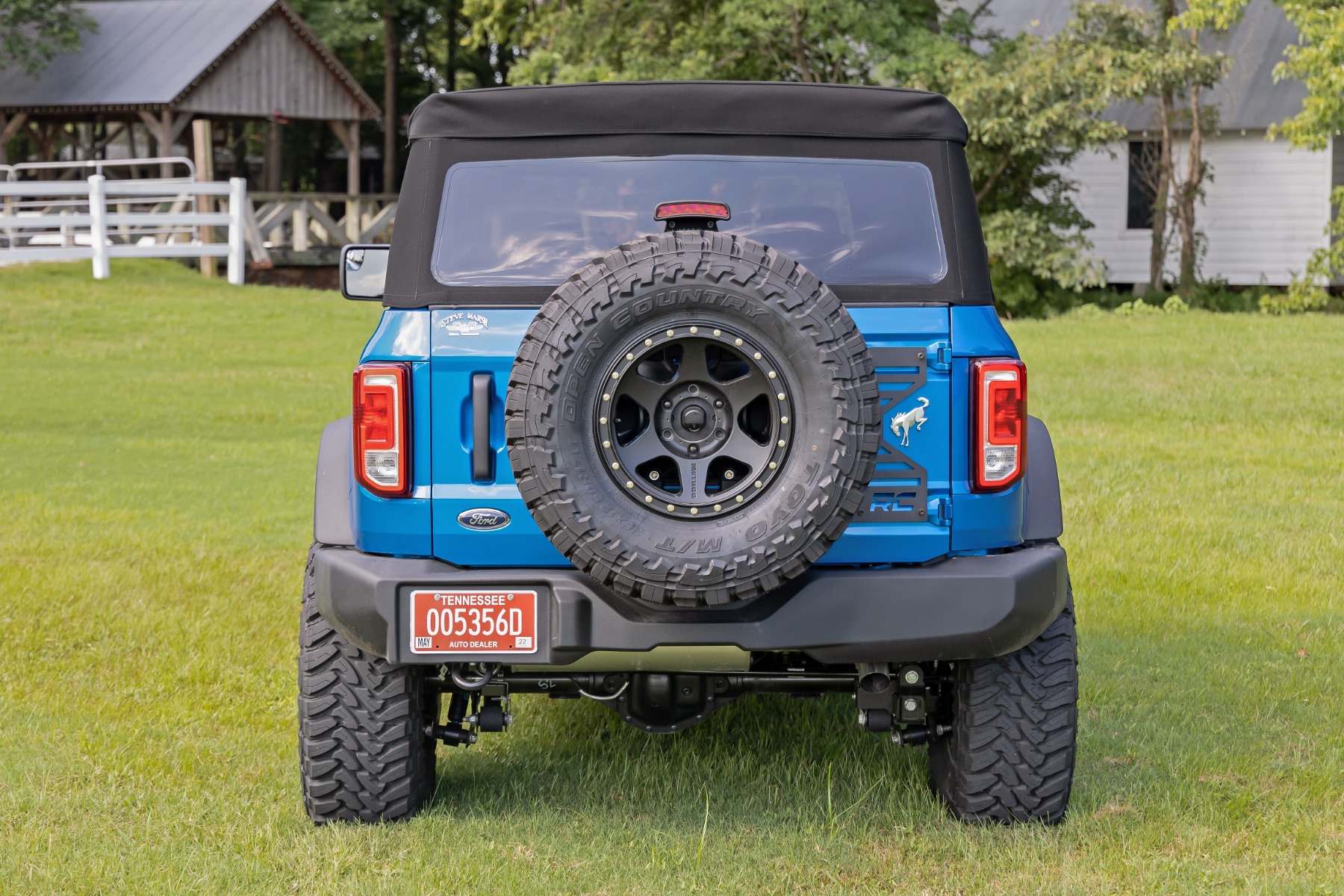 Verlegung des Reserverads | Verstärkung der Heckklappe | Ford Bronco 4WD (2021–2026) — Bild 6