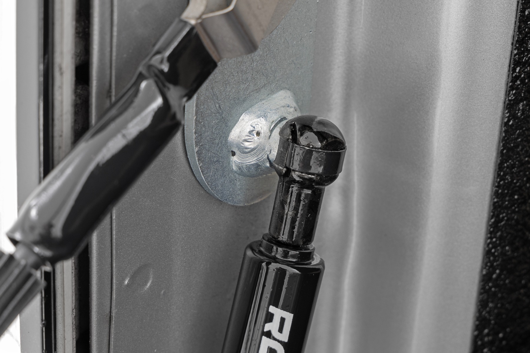 Tailgate Assist | Chevy/GMC Canyon/Colorado 2WD/4WD (2015-2022) — Bild 3