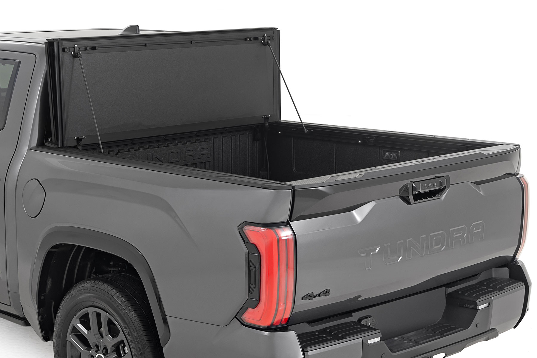 Hard Tri-Fold Flip Up Bed Cover | 5'7" | Toyota Tundra 2WD/4WD (2022-2026) — Bild 2