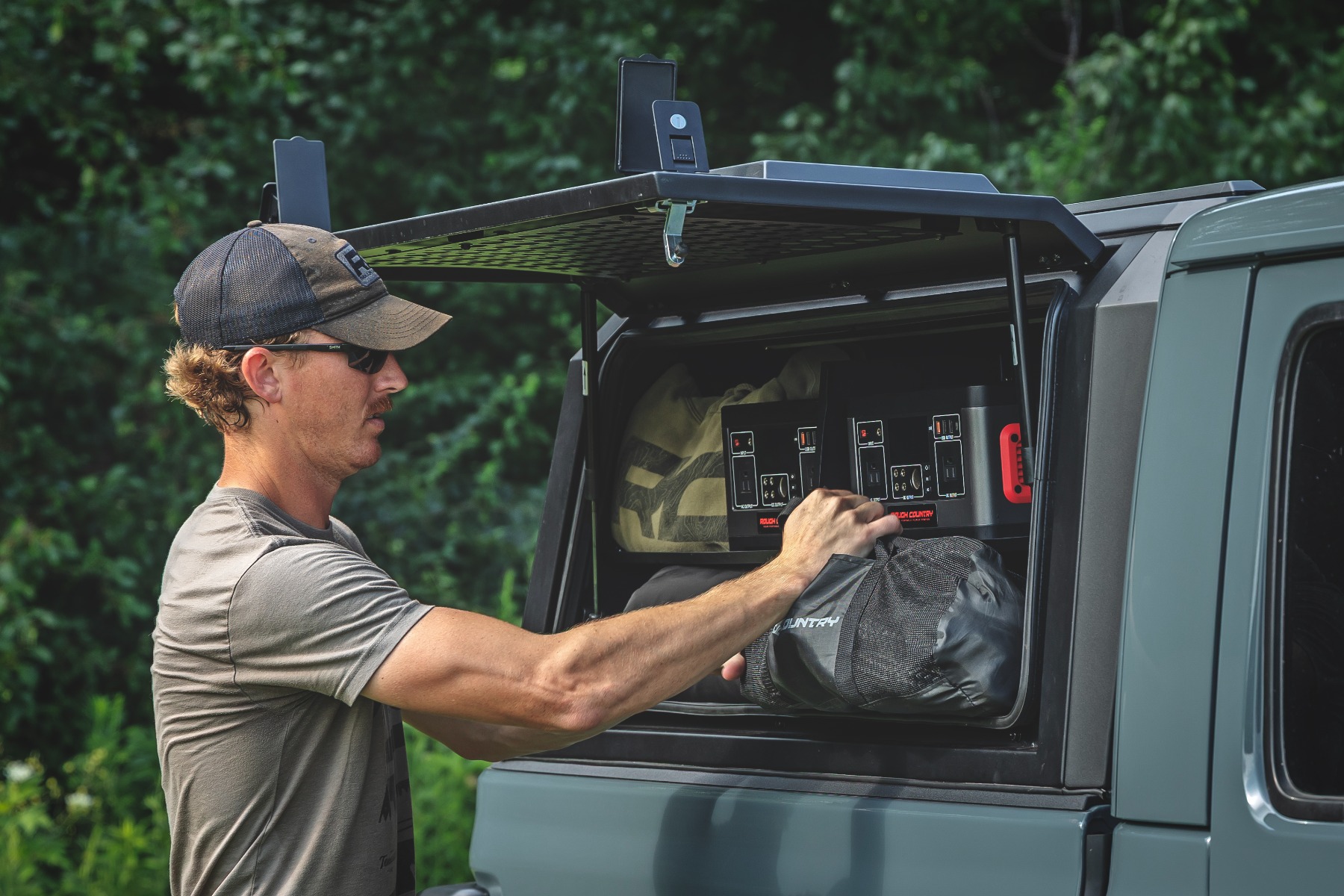 Ablagefach für die Ladeflächenabdeckung | Beifahrerseite | Jeep Gladiator JT (20–26) — Bild 5