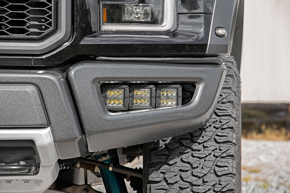 LED-Bausatz | Nebelscheinwerferhalterung | Dreifach 2" Schwarz, Paar | Weiße Tagfahrleuchten | Ford Raptor (17–20)