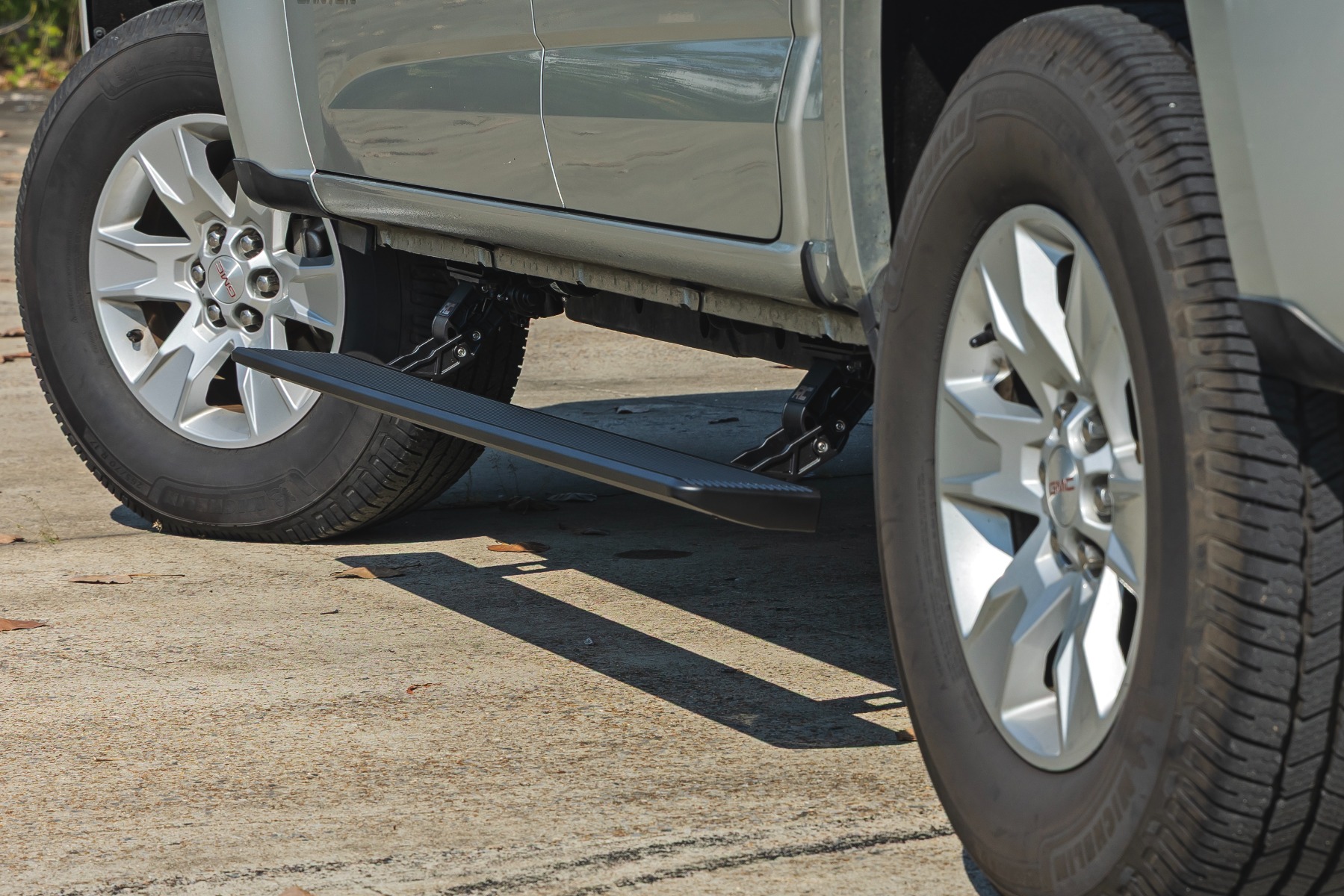 Elektrische Trittbretter | HT-Serie | Crew Cab | Chevy Colorado/GMC Canyon (2015–2026) — Bild 4