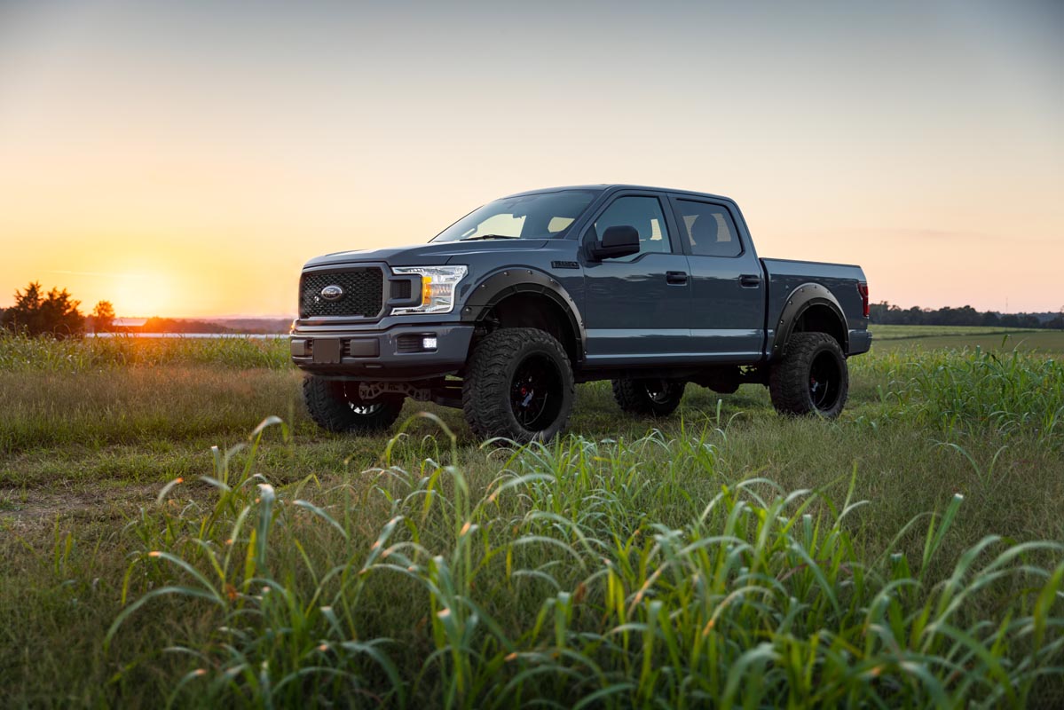 Defender-Kotflügelverbreiterungen | E2 Magma Red | Ford F-150 2WD/4WD (2015–2020) — Bild 2