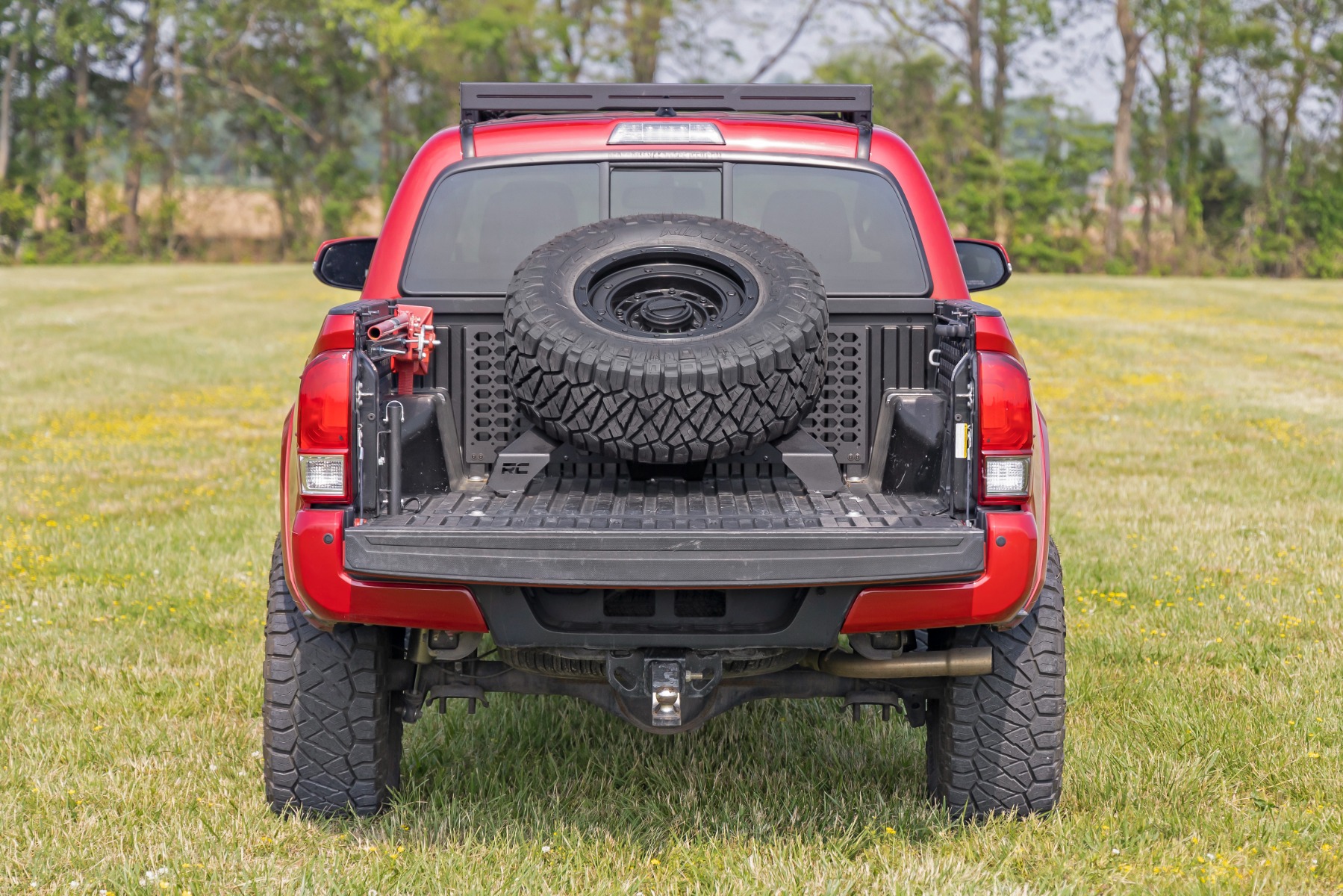 Bed Mount Spare Tire Carrier | Universal (5x5.5 6x5.5 6x135 & 5x5.0 Bolt Patterns) — Bild 6