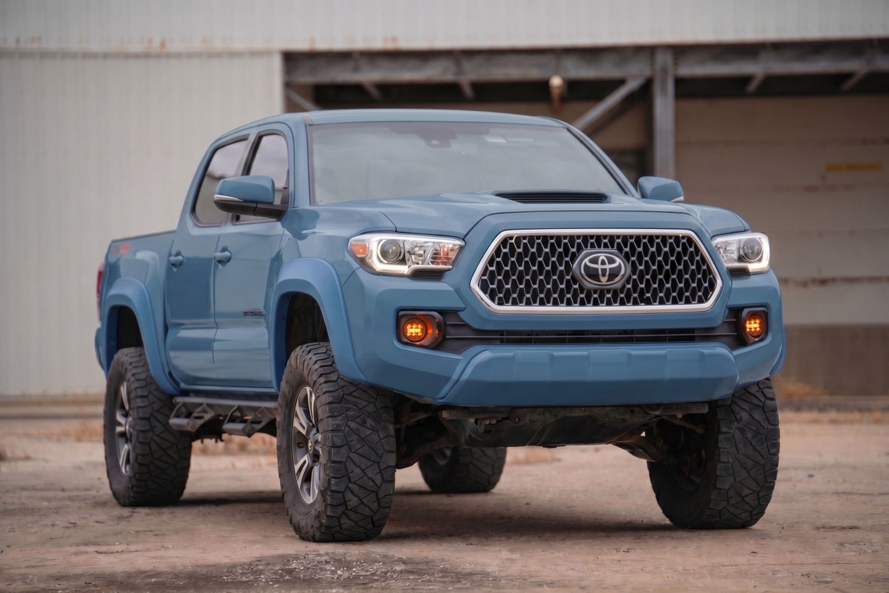 Sport-Kotflügelverbreiterungen | 8W2 Cavalry Blue | Toyota Tacoma 2WD/4WD (2016–2023) — Bild 4