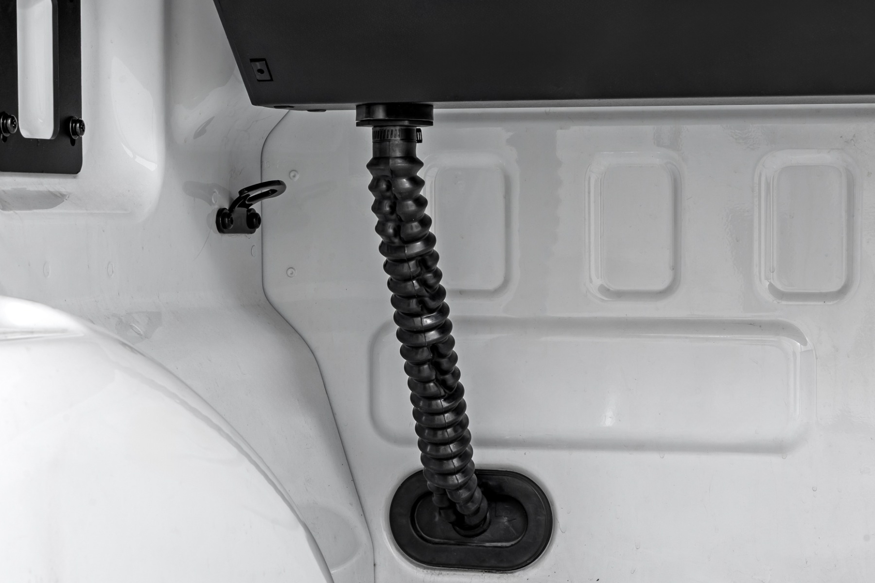 Manuell versenkbare Ladeflächenabdeckung | 5'7" Ladefläche | Ford F-150 (15–26)/F-150 Lightning (22–26) — Bild 4