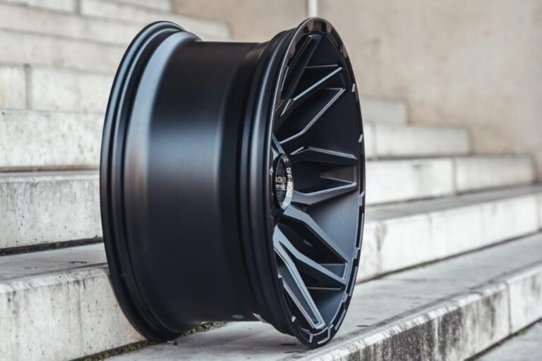 La Chanti OF4 | Matt Black · 10J×20" · ET-12 | 6x135 / 6x139.7 — Bild 4