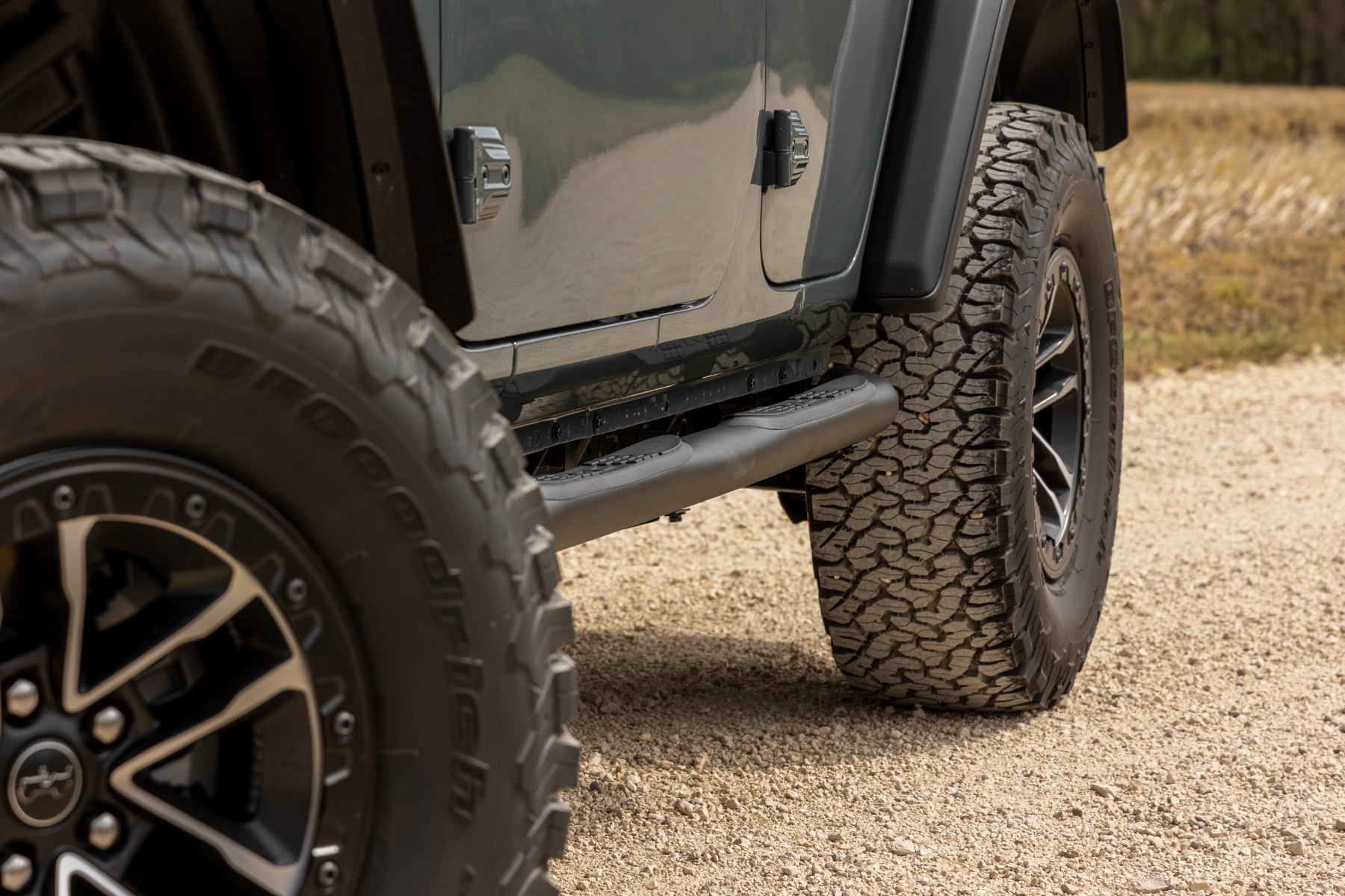 Nerf-Trittrohre | 3-Zoll-Rohr | 4-türig | Jeep Wrangler Unlimited 2WD/4WD (2018–2026) — Bild 9