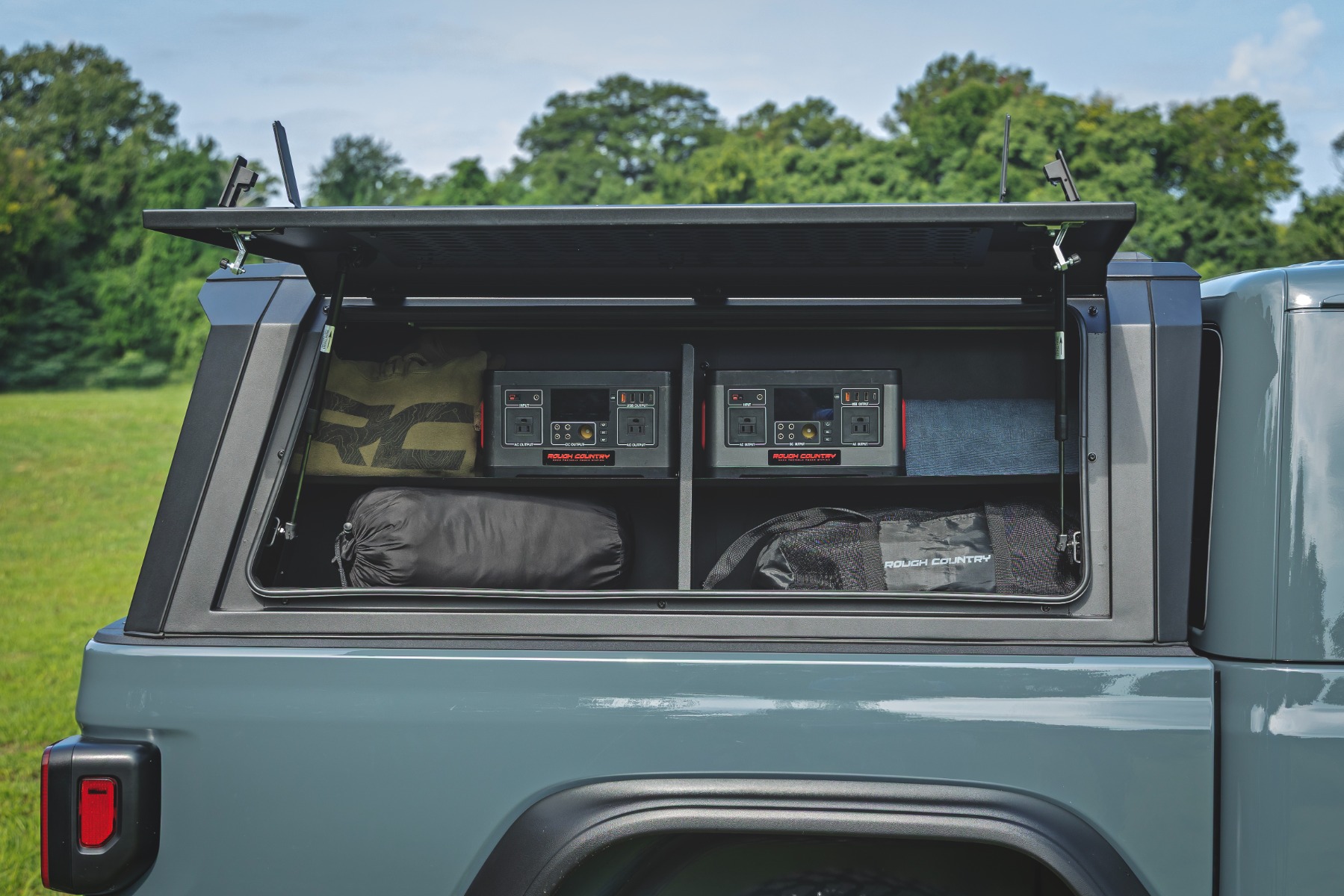 Ablagefach für die Ladeflächenabdeckung | Beifahrerseite | Jeep Gladiator JT (20–26) — Bild 4