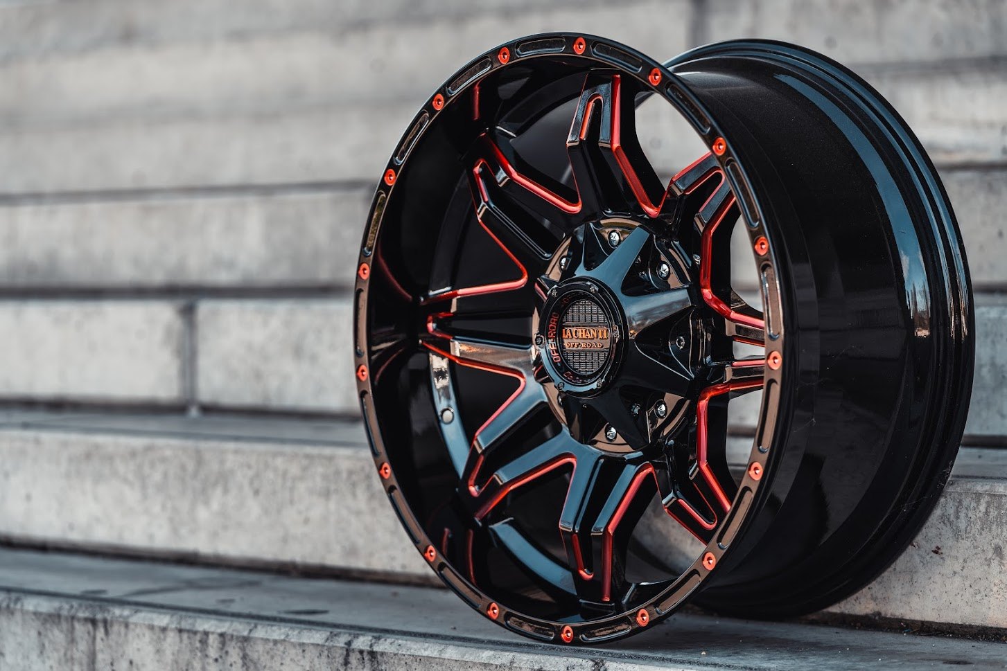 La Chanti OF3 | Glossy Red Milled · 9J×20" · ET0 | 6x135 / 6x139.7 — Bild 2