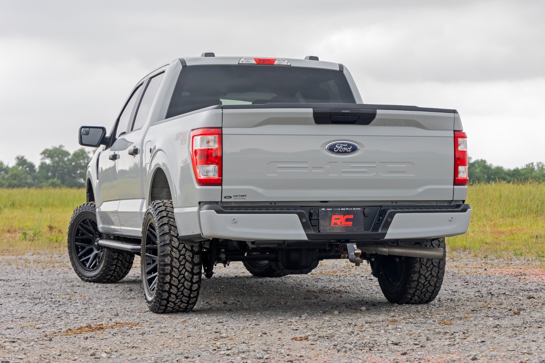 OV2 Trittbretter | Seitliche Trittstufen | Crew Cab | Ford F-150/Lightning/F-250/F-350 (15–26) — Bild 6