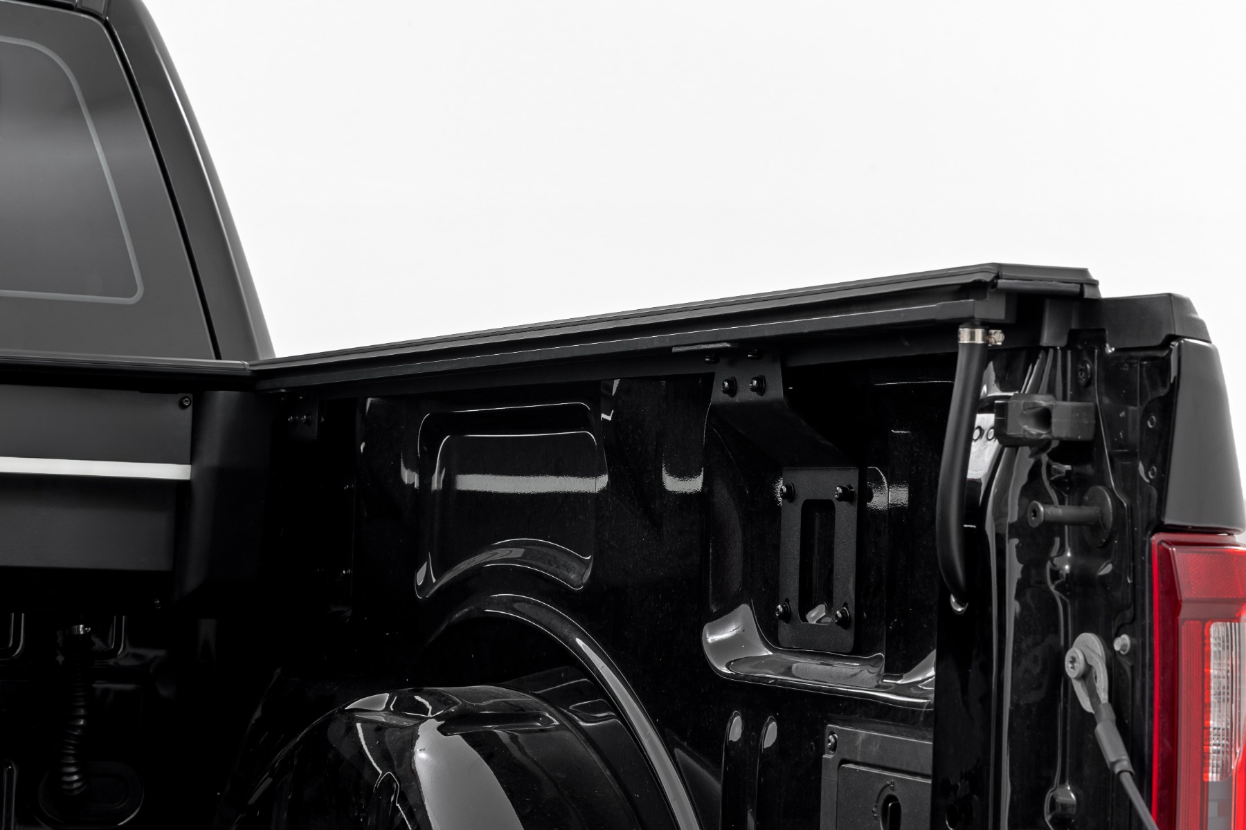 Elektrisch versenkbare Ladeflächenabdeckung | 6'7" Ladefläche | Ford F-150 (15–26)/F-150 Lightning (22–26) — Bild 5
