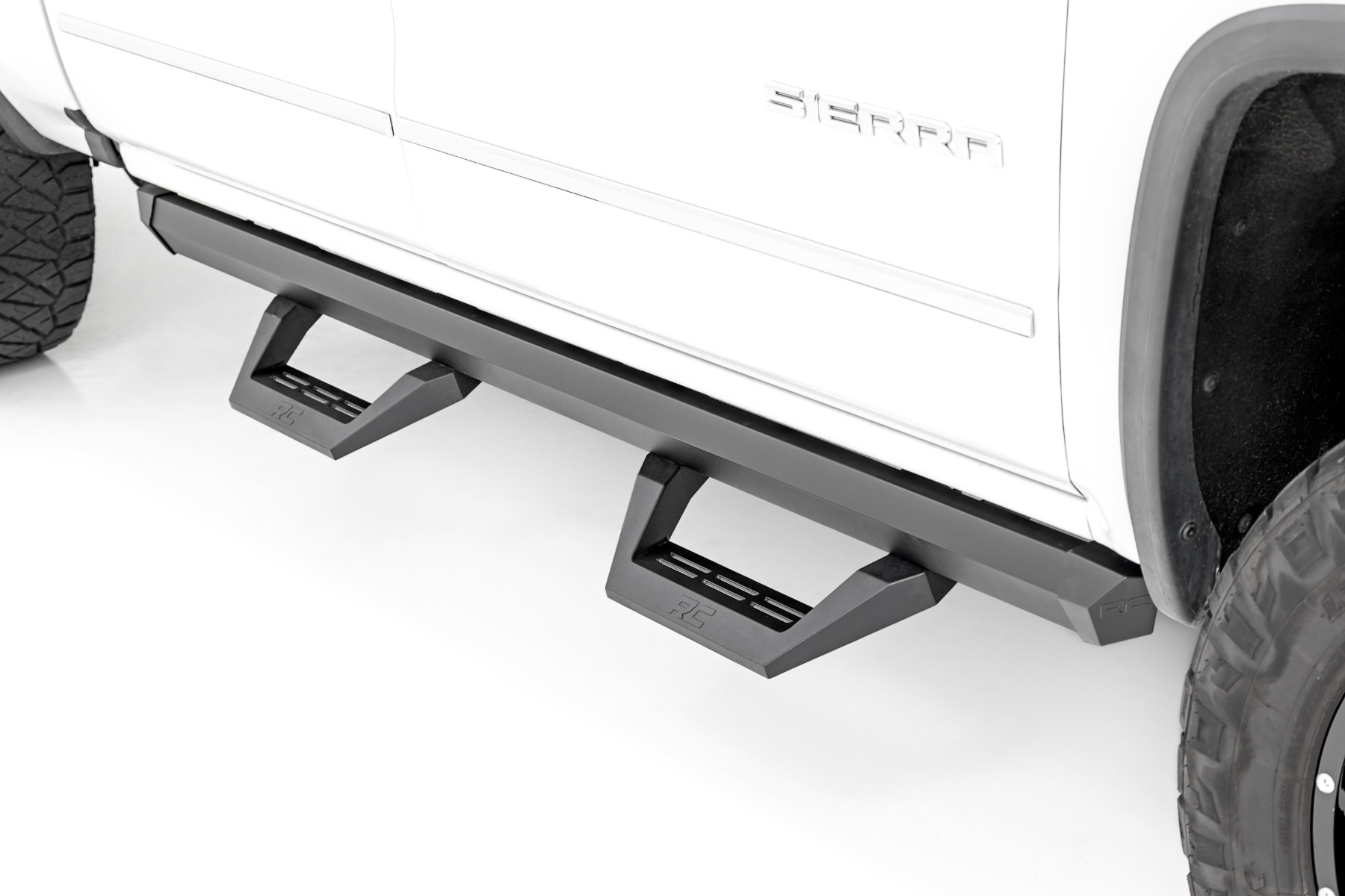 SRX2 verstellbare Aluminium-Trittstufe | Doppelkabine | Chevy/GMC 1500/2500HD/3500HD (07–18 & Classic)