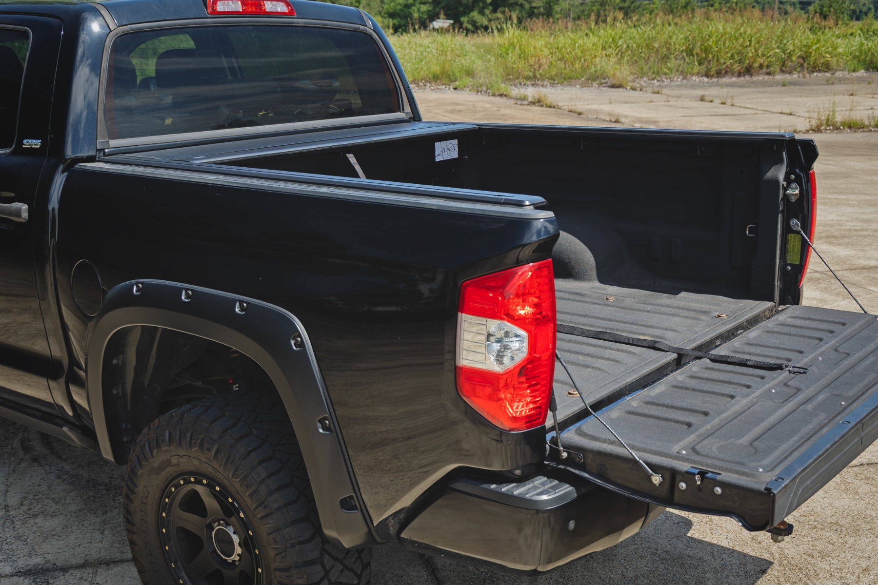 Manual Retractable Bed Cover | 5'7" Bed | Toyota Tundra 2WD/4WD (2007-2021) — Bild 7