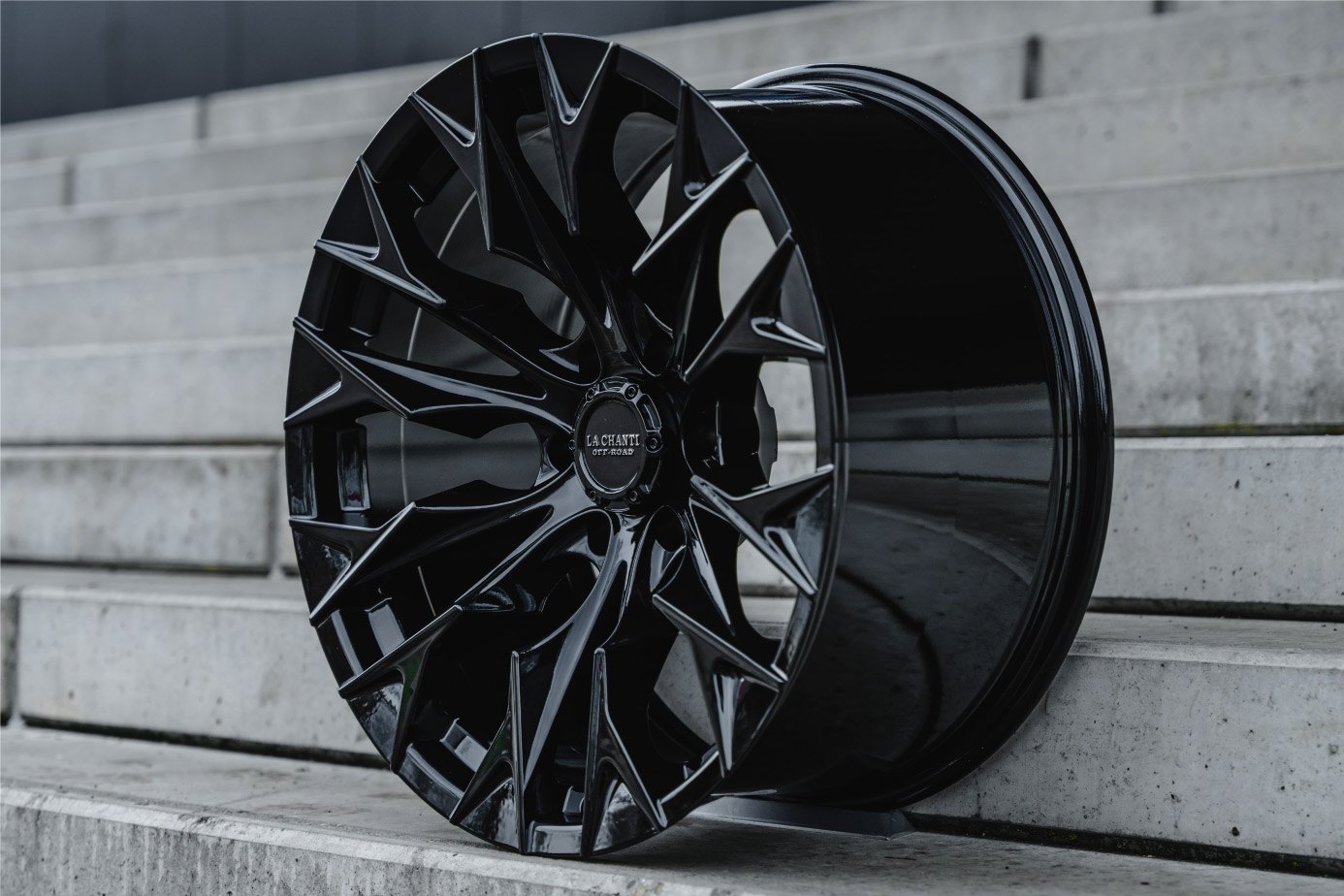 La Chanti OF14 | Glossy Black · 9J×20" · ET40 | 5x120 — Bild 2