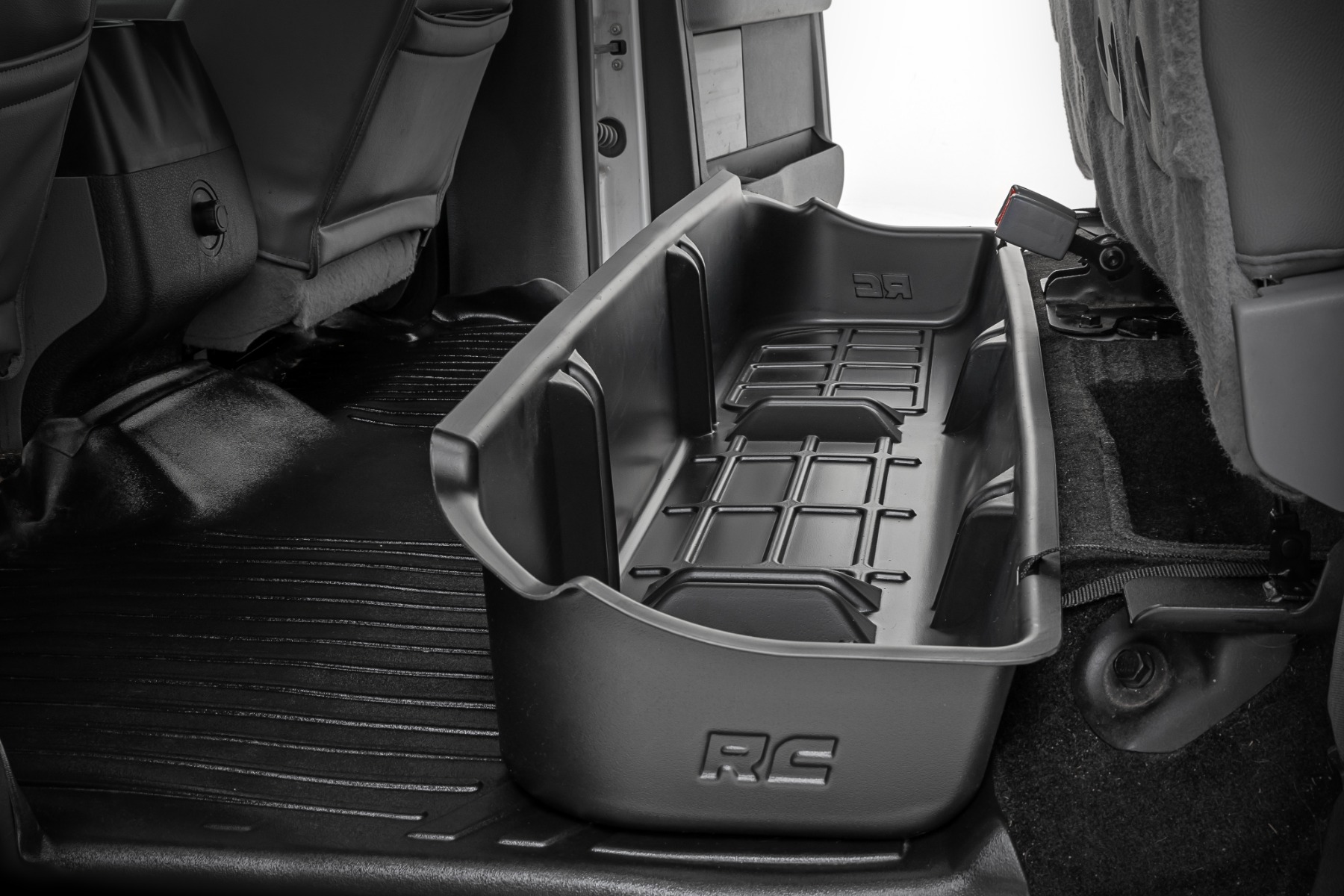 Stauraum unter dem Sitz | Crew Cab | Ford F-150 2WD/4WD (2009–2014) — Bild 3