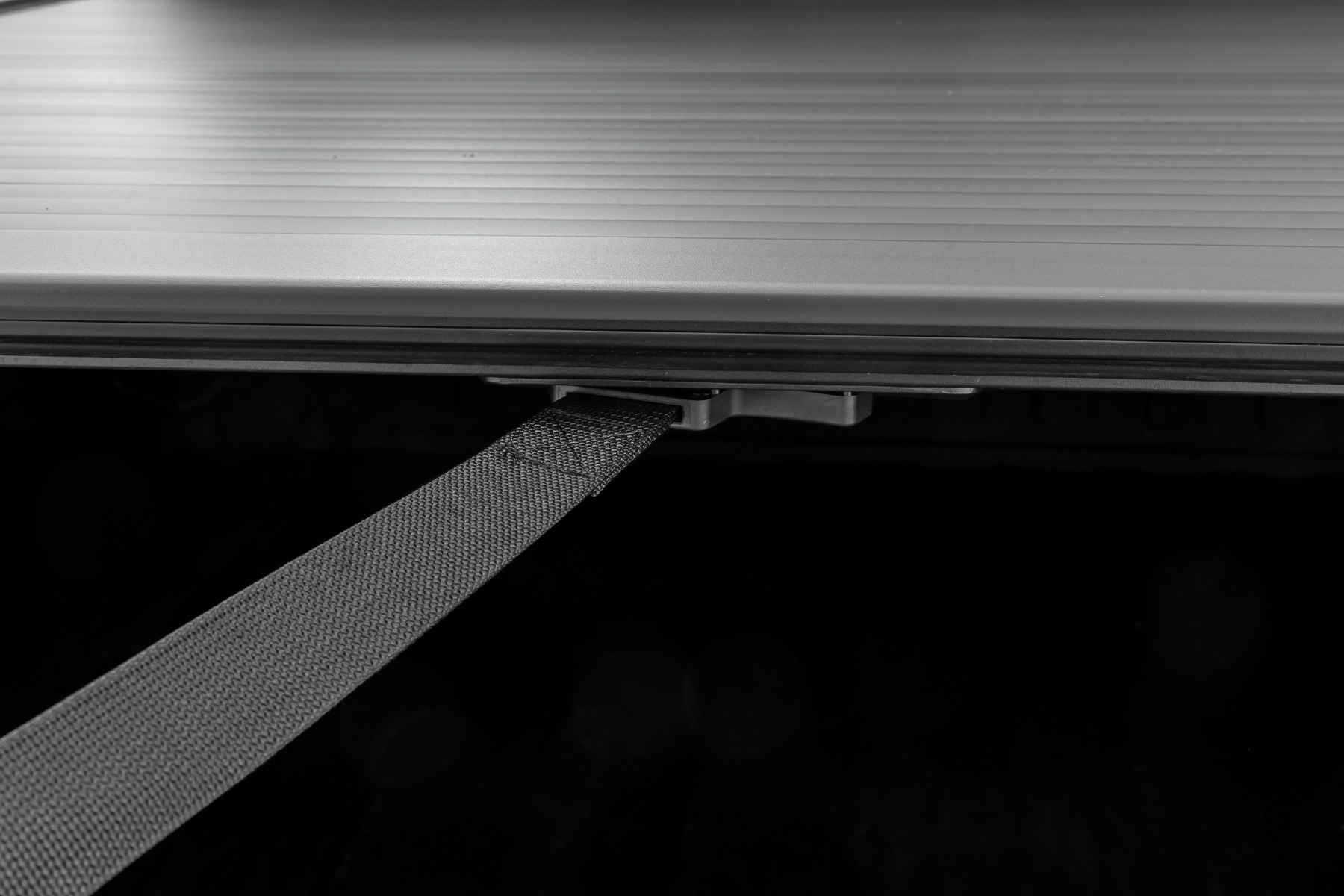 Manual Retractable Bed Cover | 5'7" Bed | Ram 1500 (19-26)/1500 TRX (21-24) — Bild 10