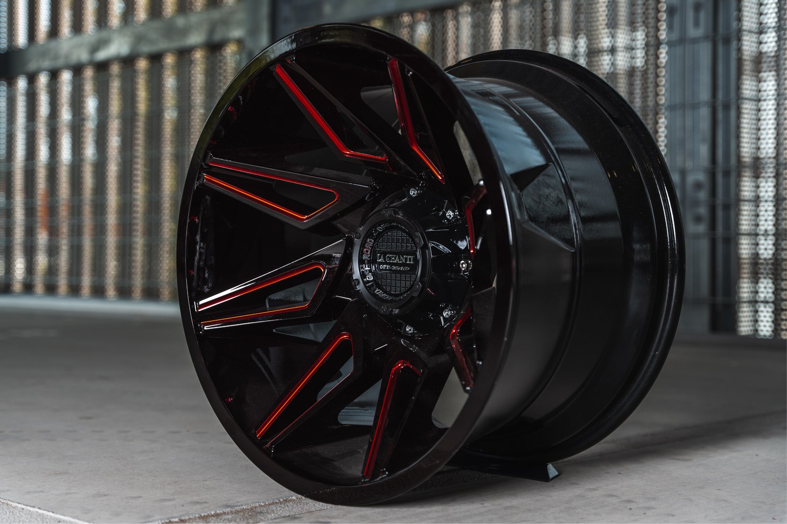 La Chanti OF11 | Glossy Black / RED Spockes · 12J×20" · ET-44 | 6x135 / 6x139.7