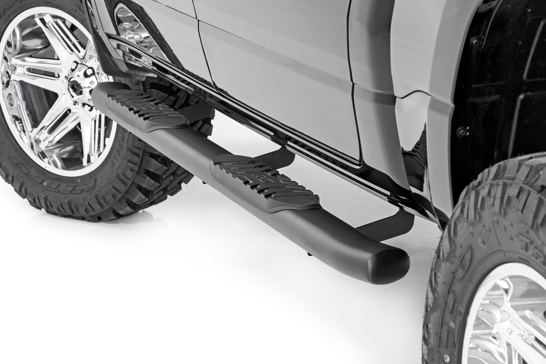Ovale Nerf-Trittstufe | Crew Cab | Schwarz | RAM 1500 (19–26)/1500 TRX (21–24)